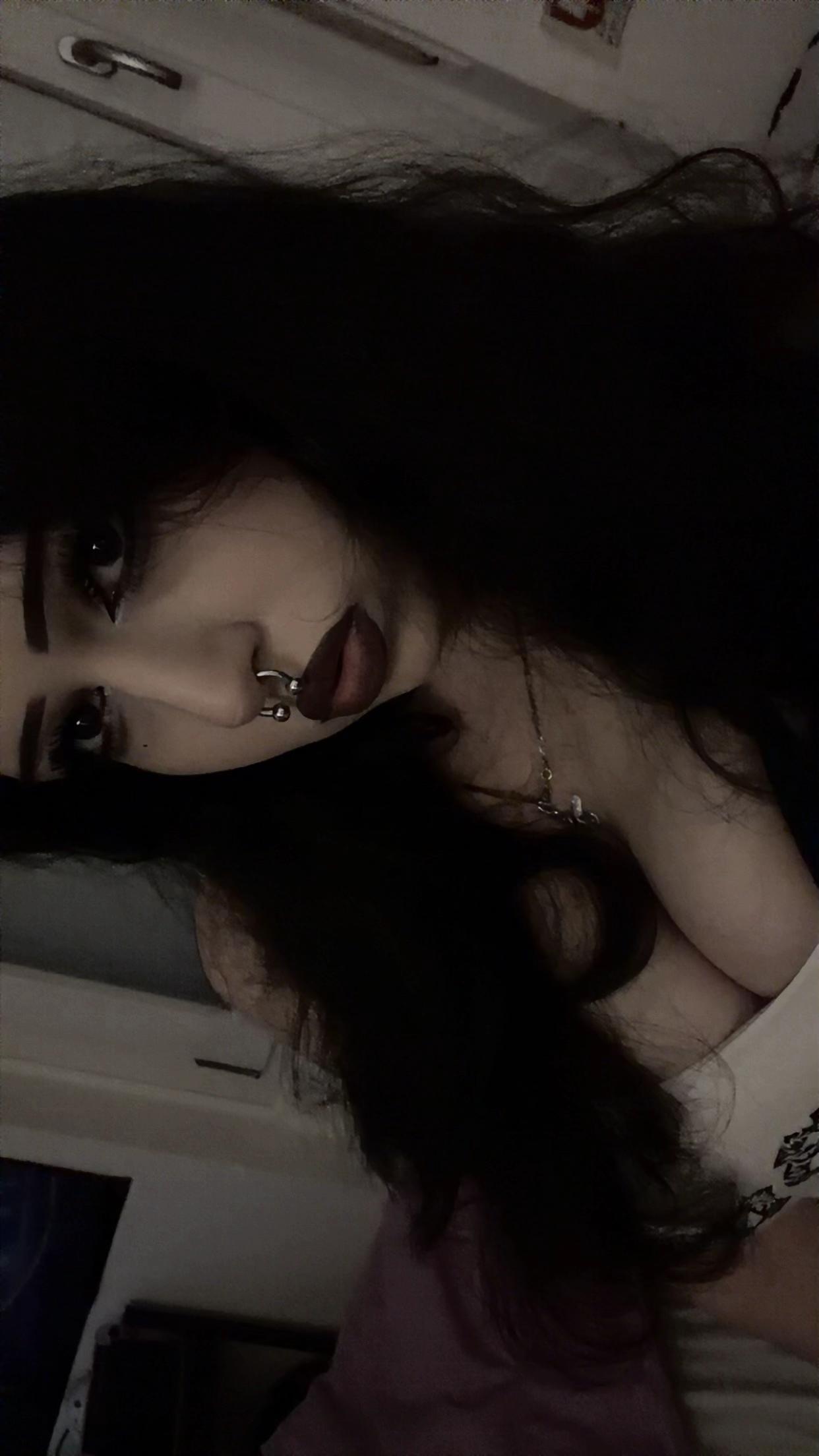@✠︎ riana ✠︎