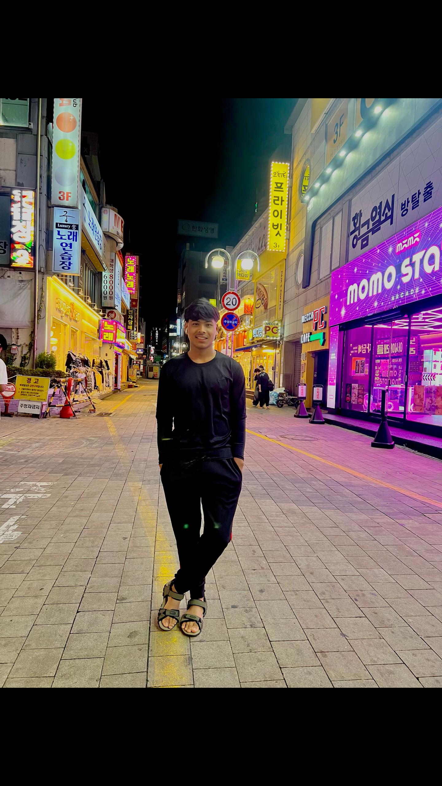 @Mr_√kàñxà🇳🇵><🇰🇷