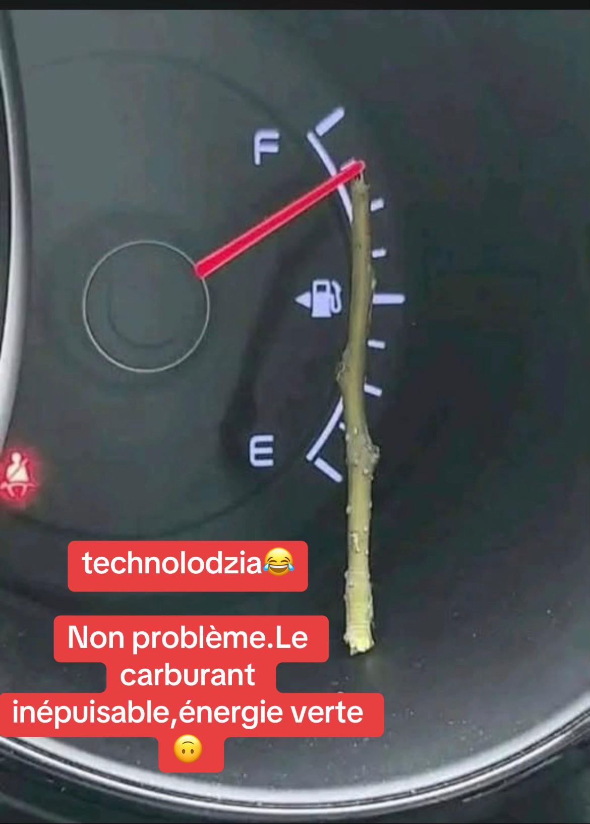 @mouchedecombat