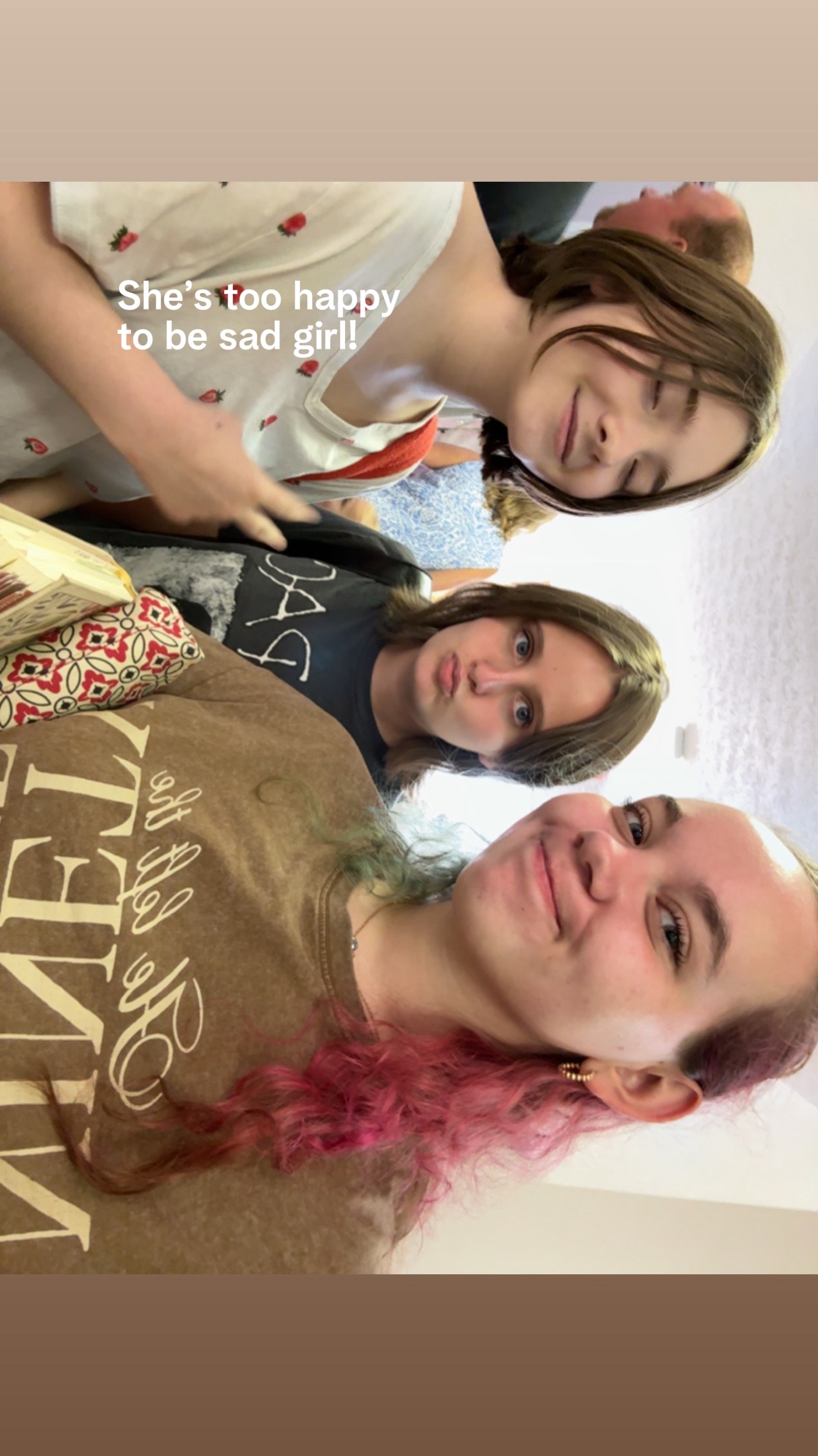 @𝒞𝒶𝓇𝓁𝓎 🦄✨🪩