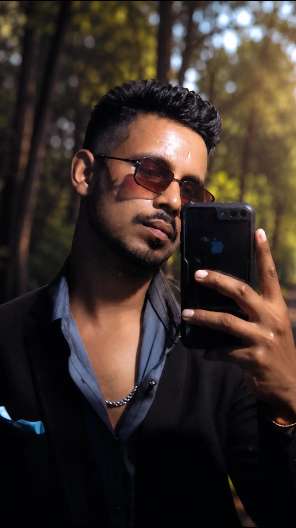 @💗SURAJ LOHAR THAKUR ❣️
