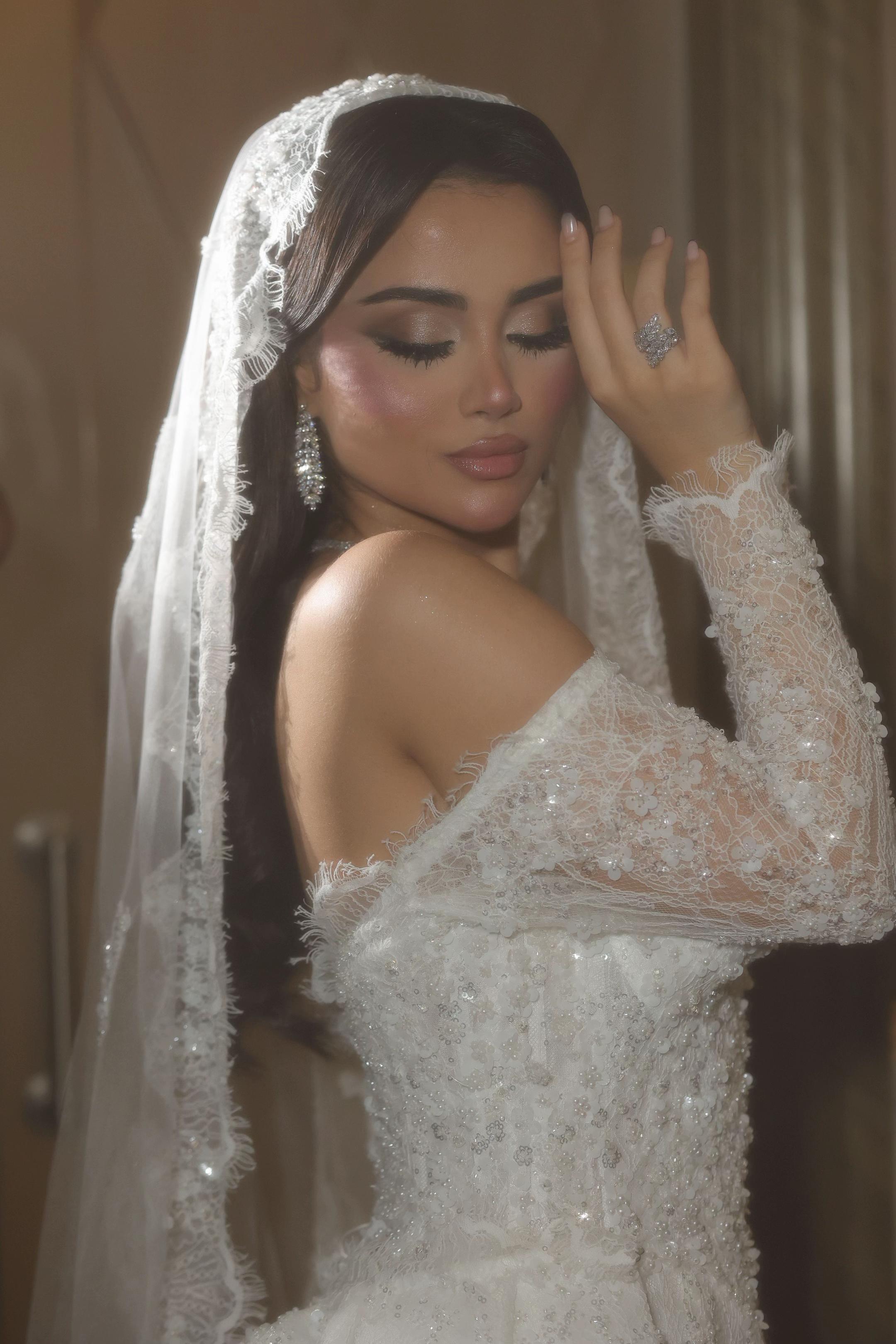 @Aisha makeup artist