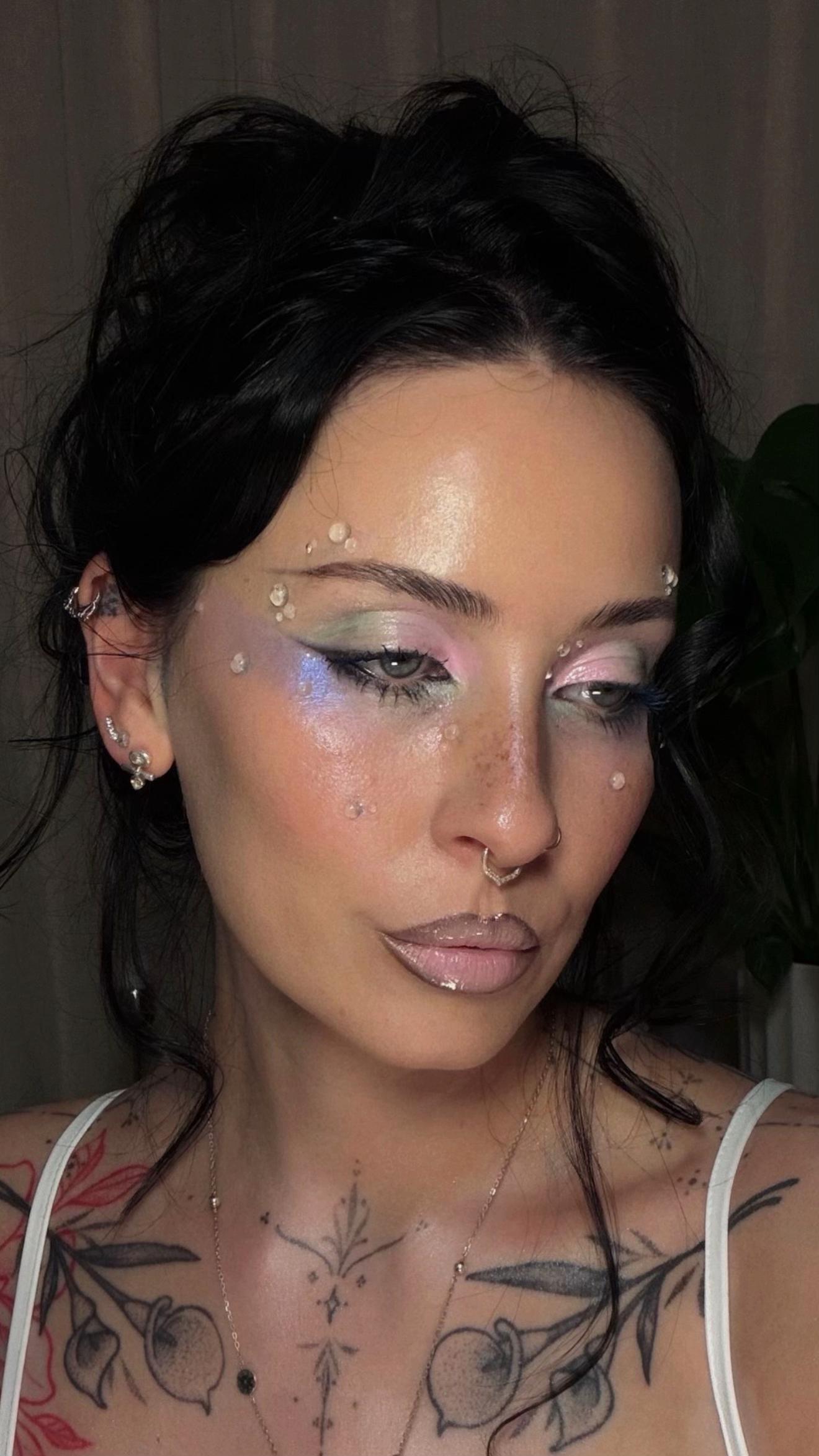 @alexandra ⋆.༄*ೃ✧