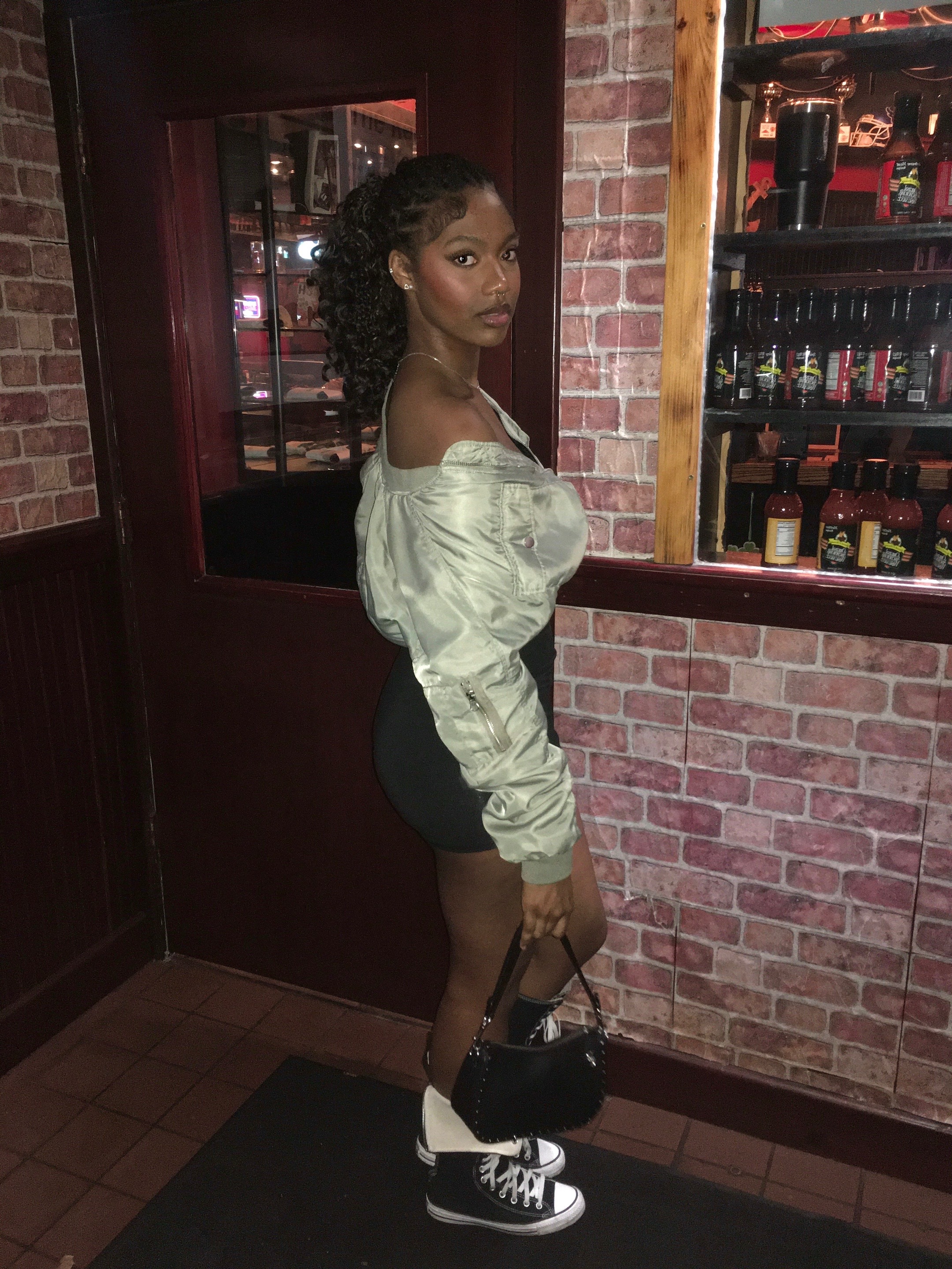 @lovesyniaa
