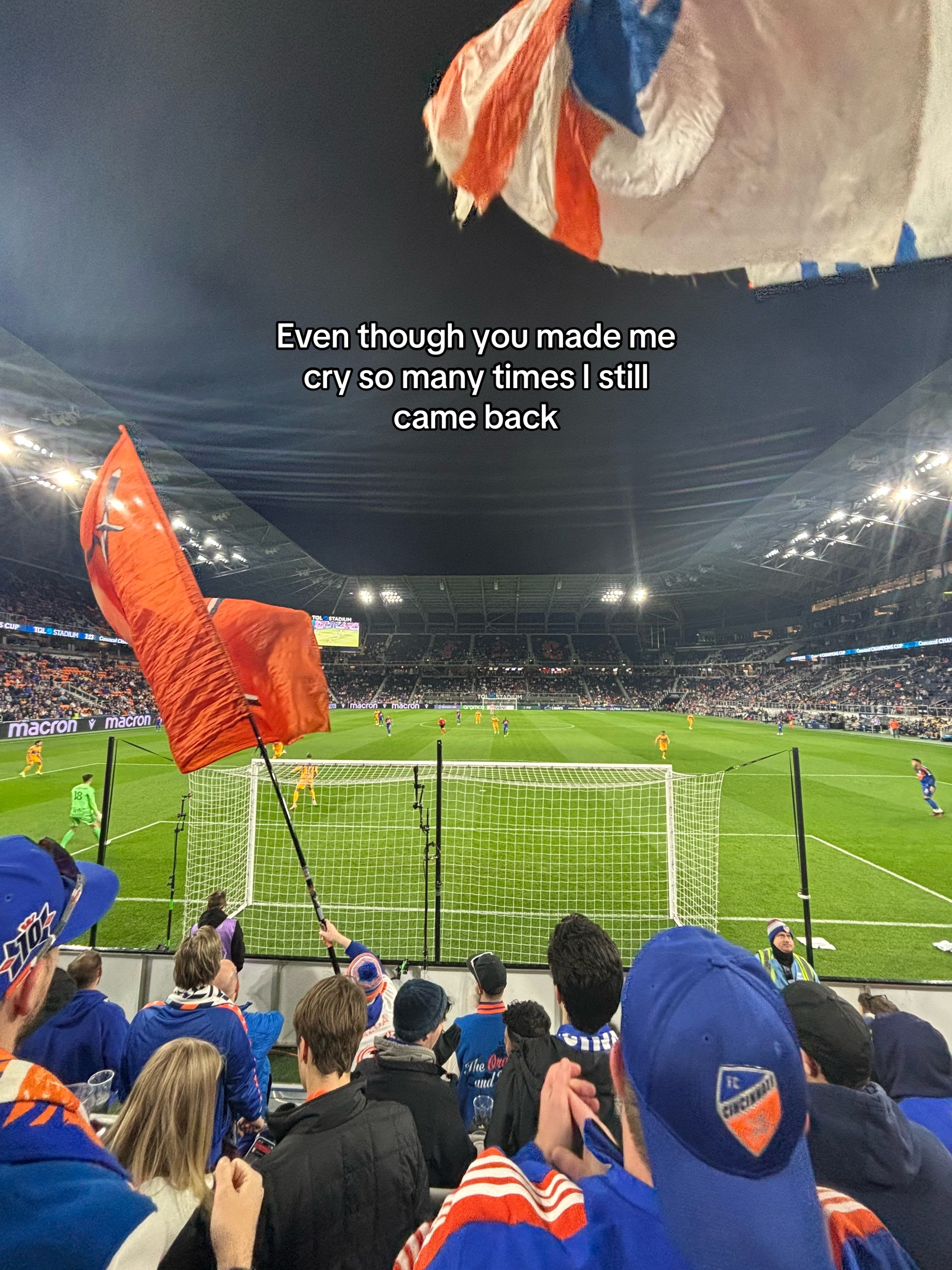 @Orange & Blue Central🧡💙