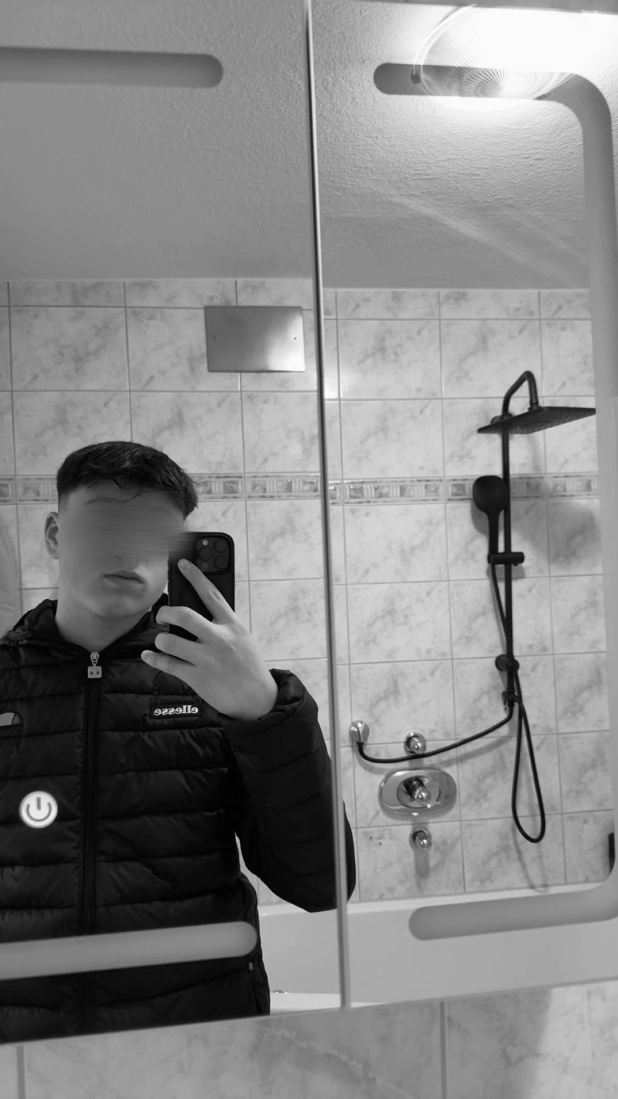 @🇦🇱