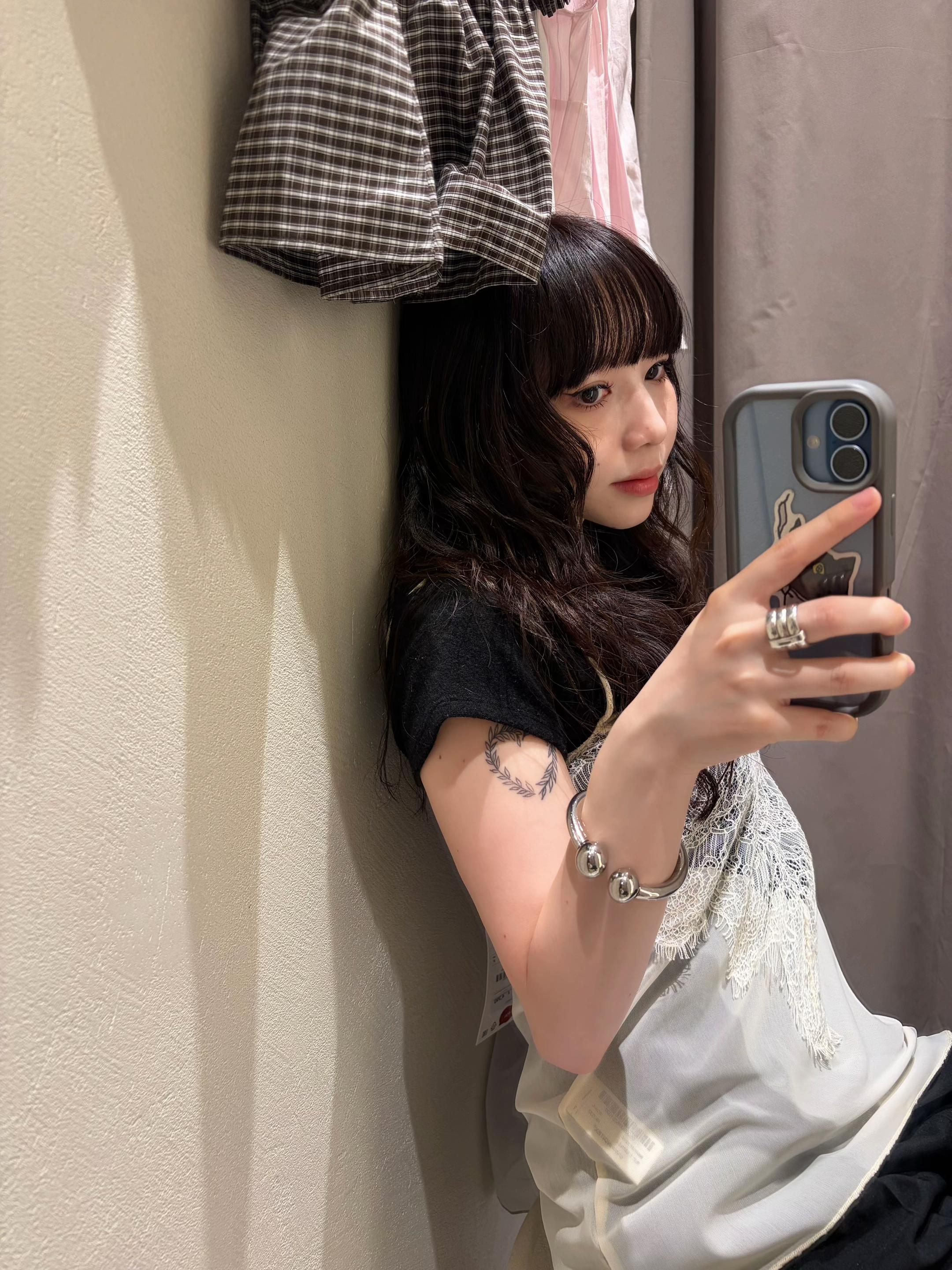 @るう