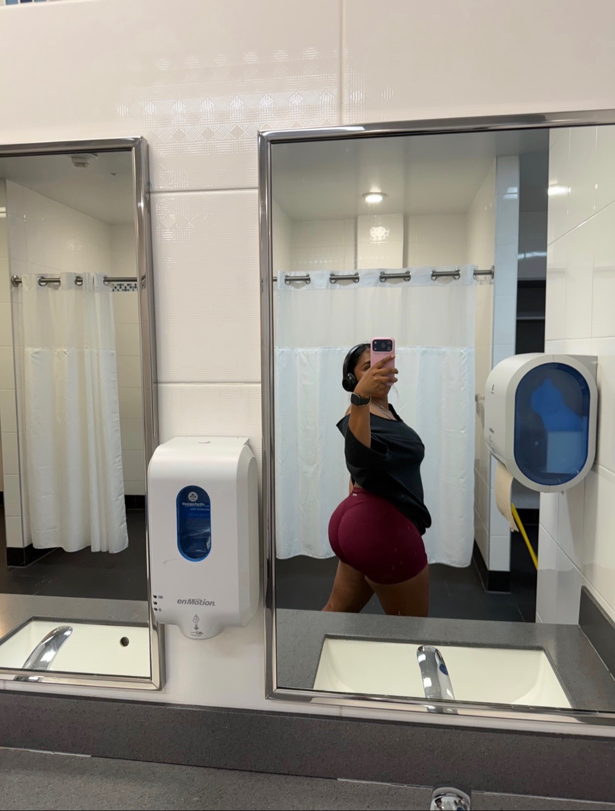 @janellemonet