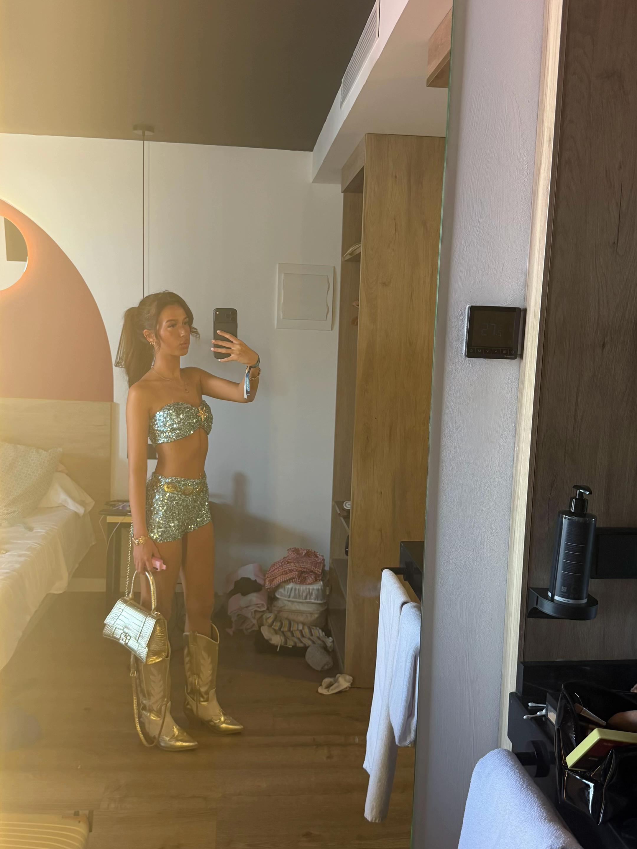 @lily-mai