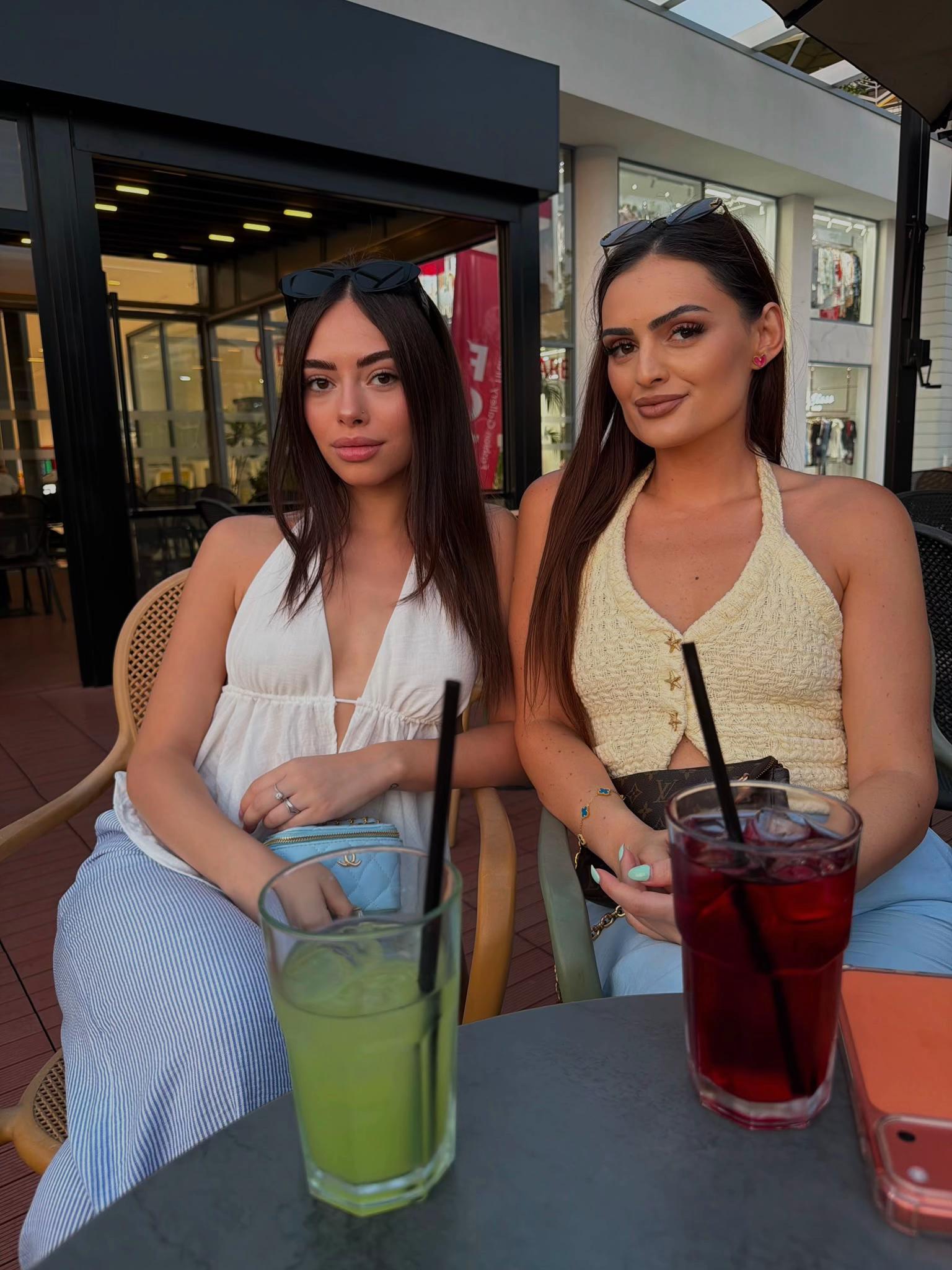 @paola🇦🇱