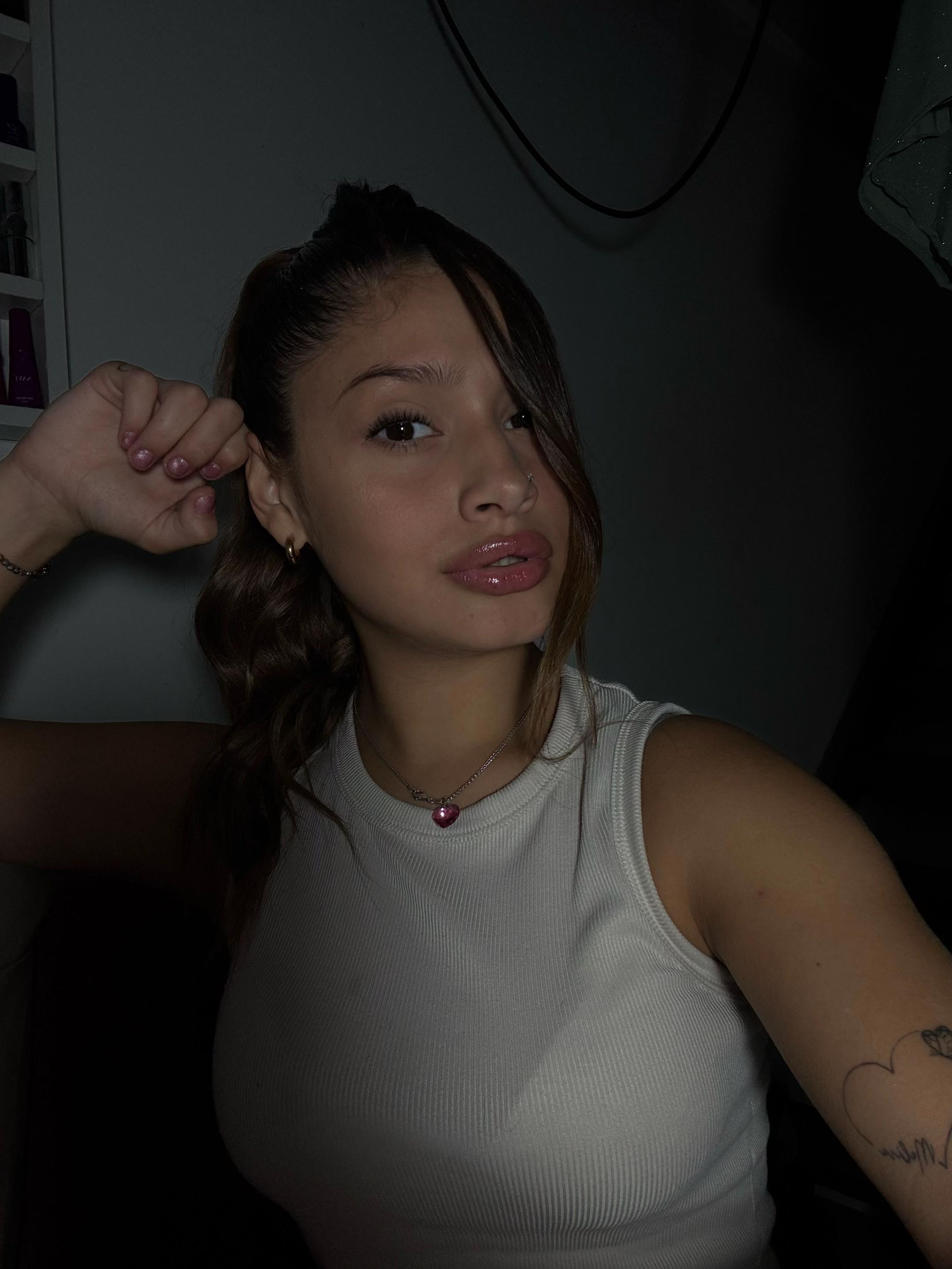 @Kiari1_.