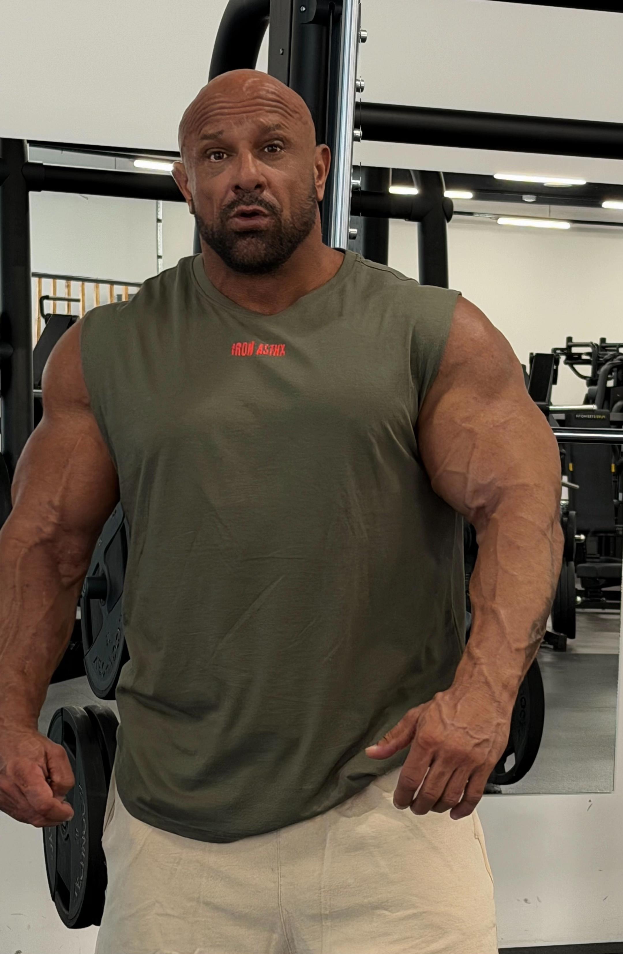 @Kuzel_Mr.Benchpress