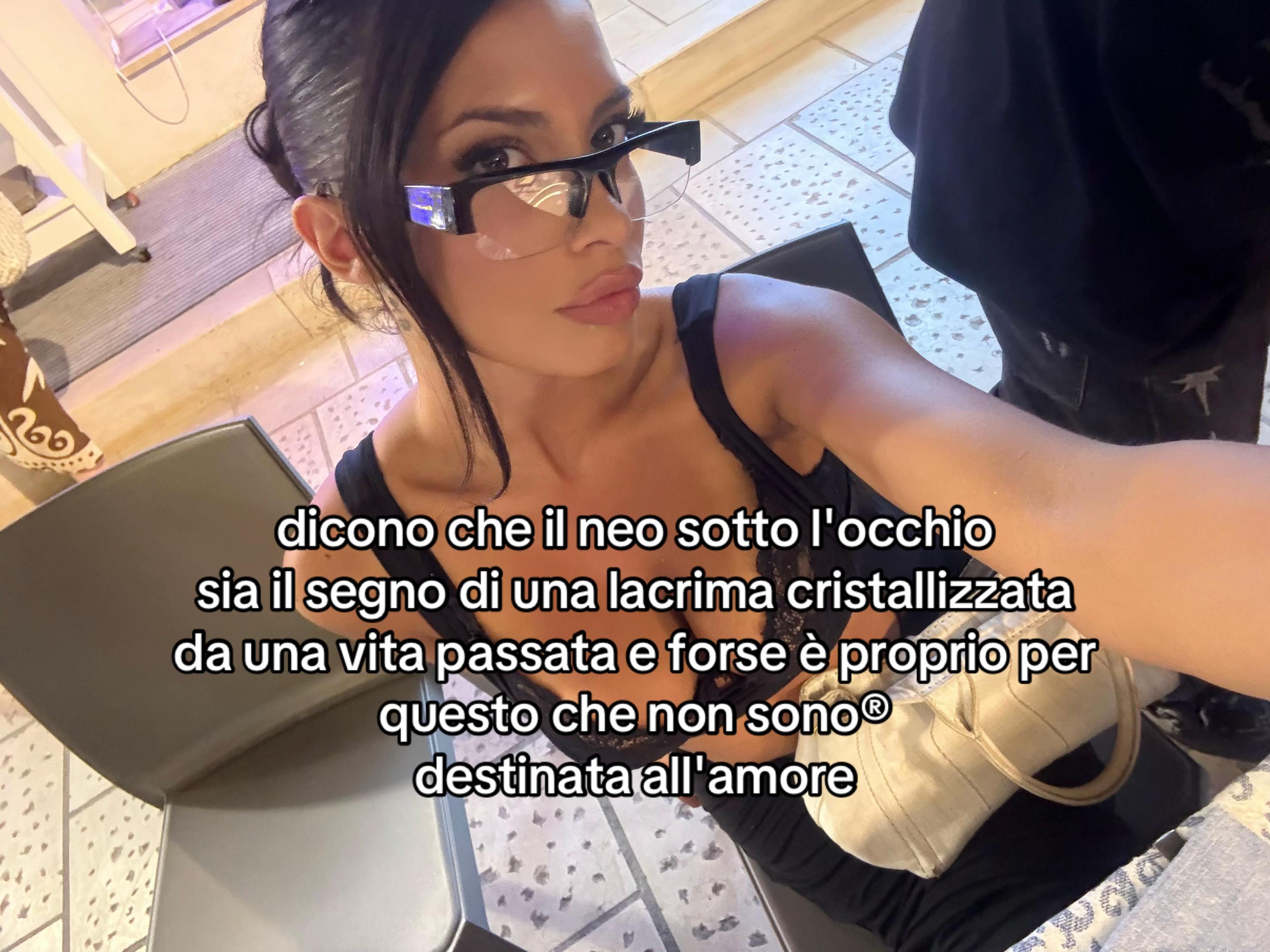 @helenanuzzoo