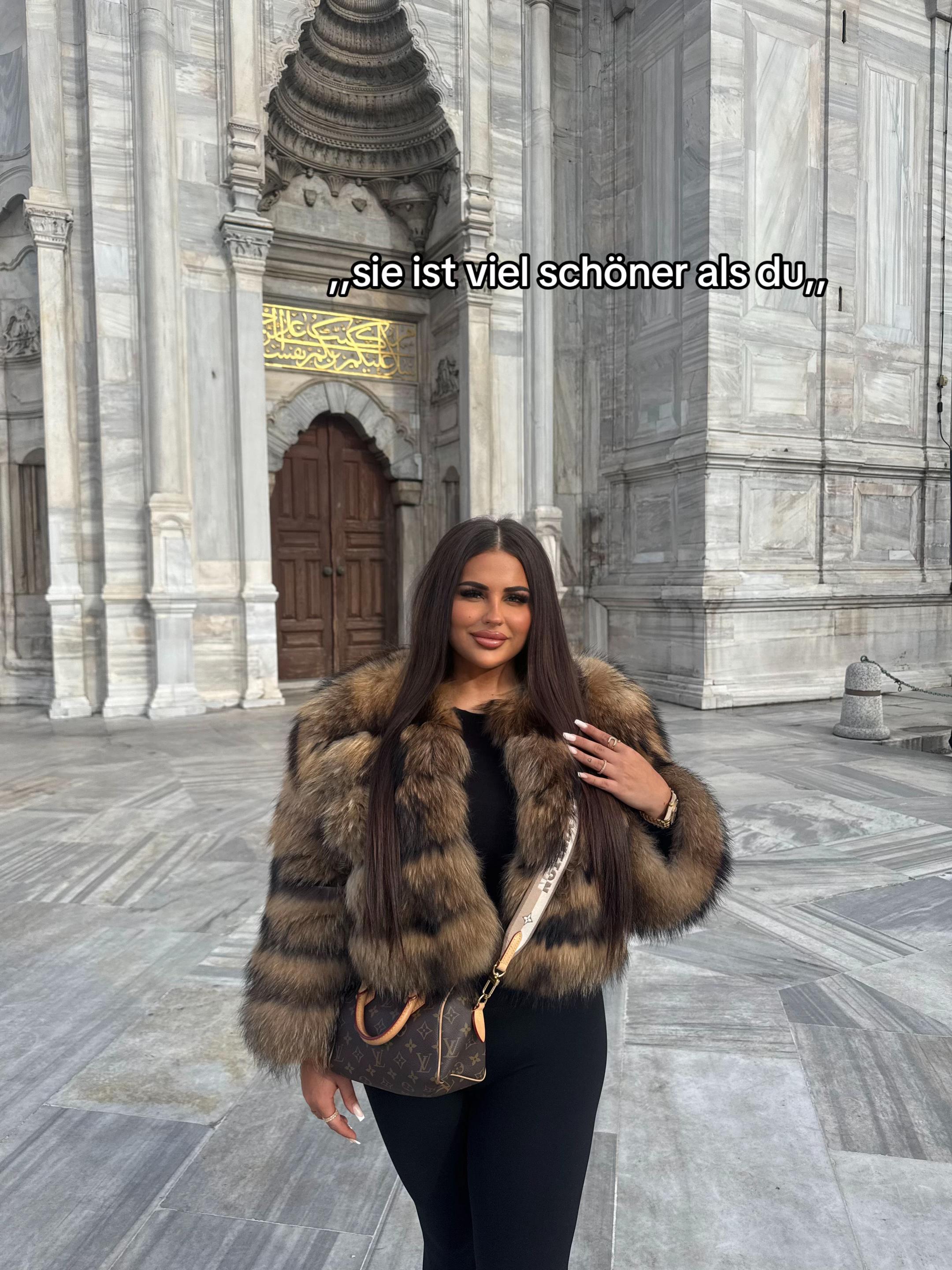 @𝐎 𝐥 𝐢 𝐯 𝐢 𝐚