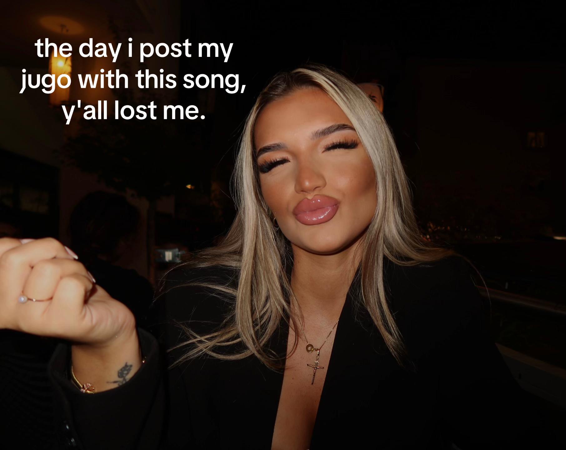 @JOVANA