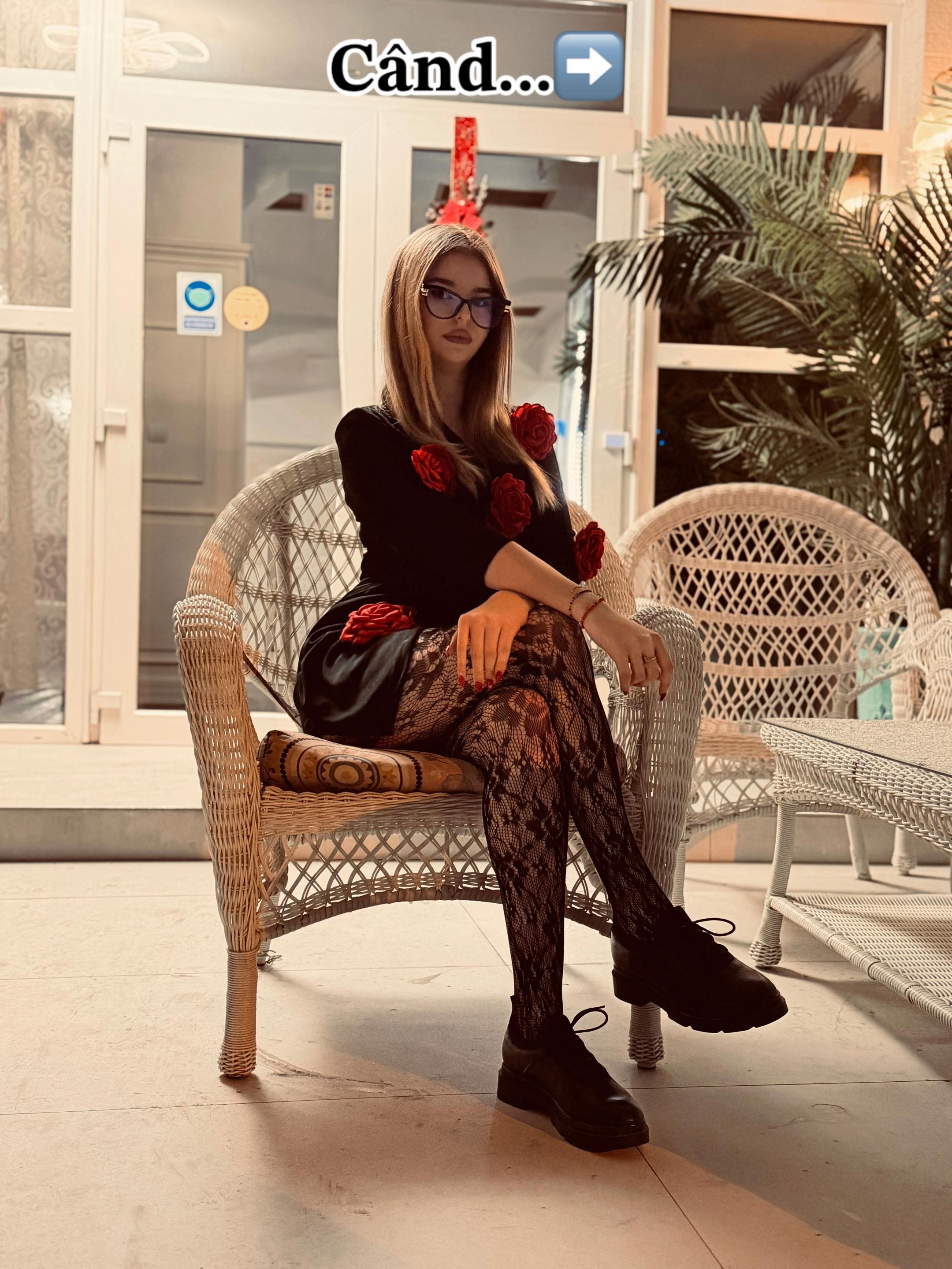 @𝐒.