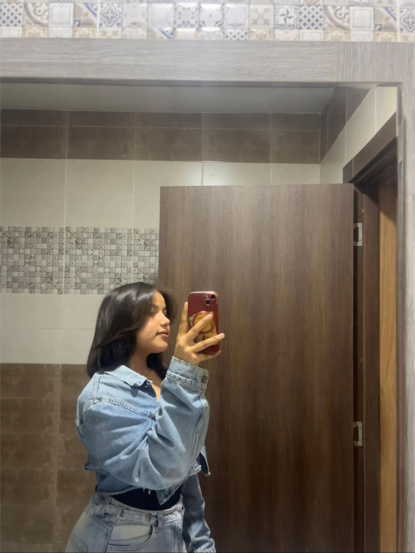 @𝐓