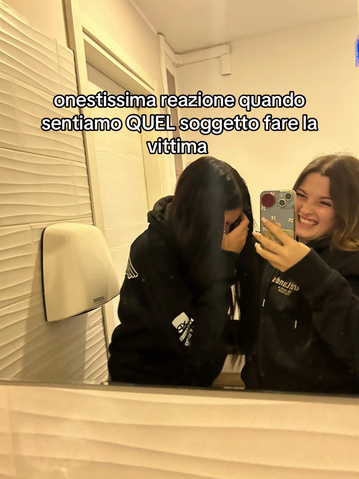 @_annarella___