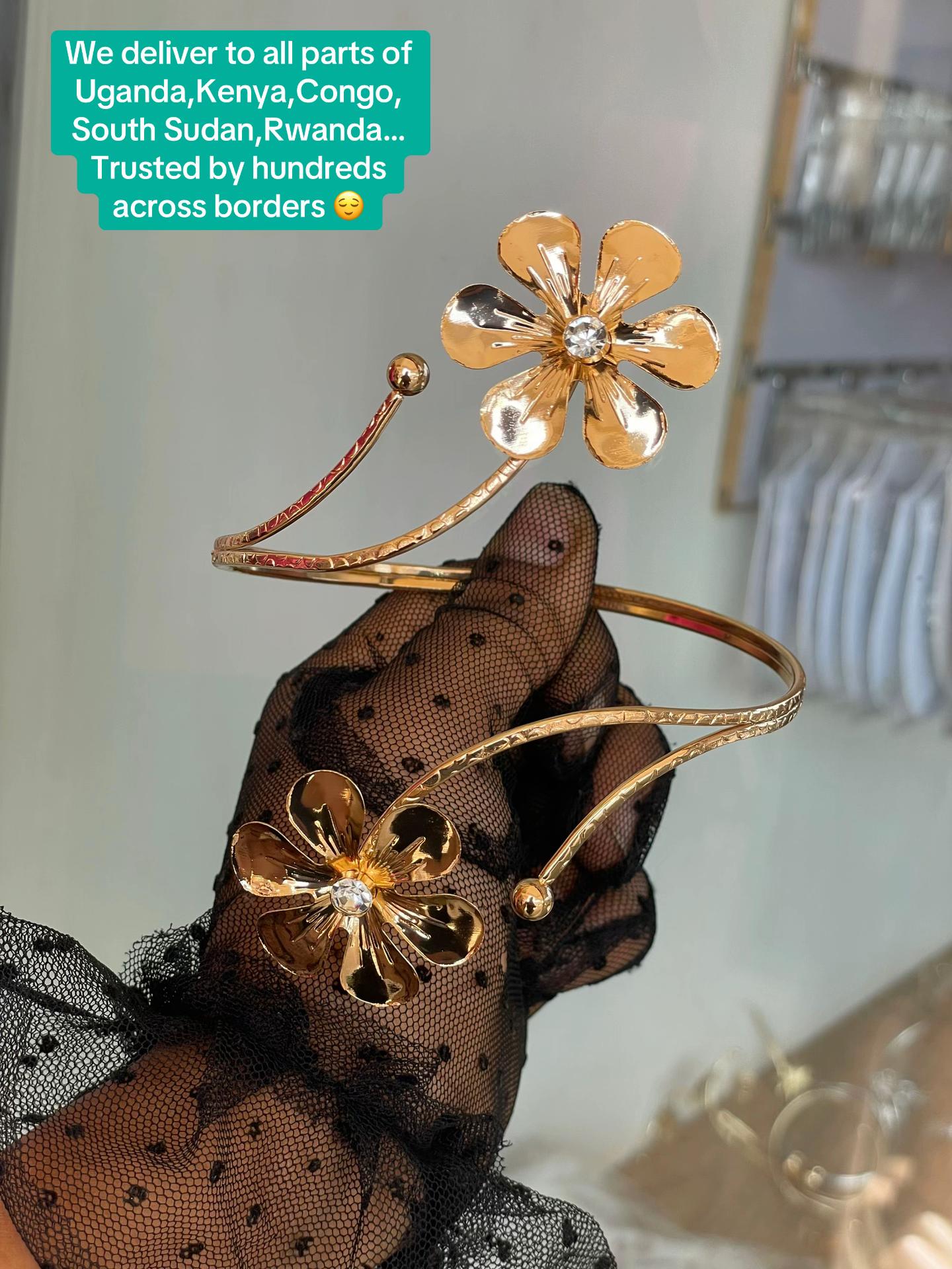 @ELEGANZAicon-jewelry/bag/heels