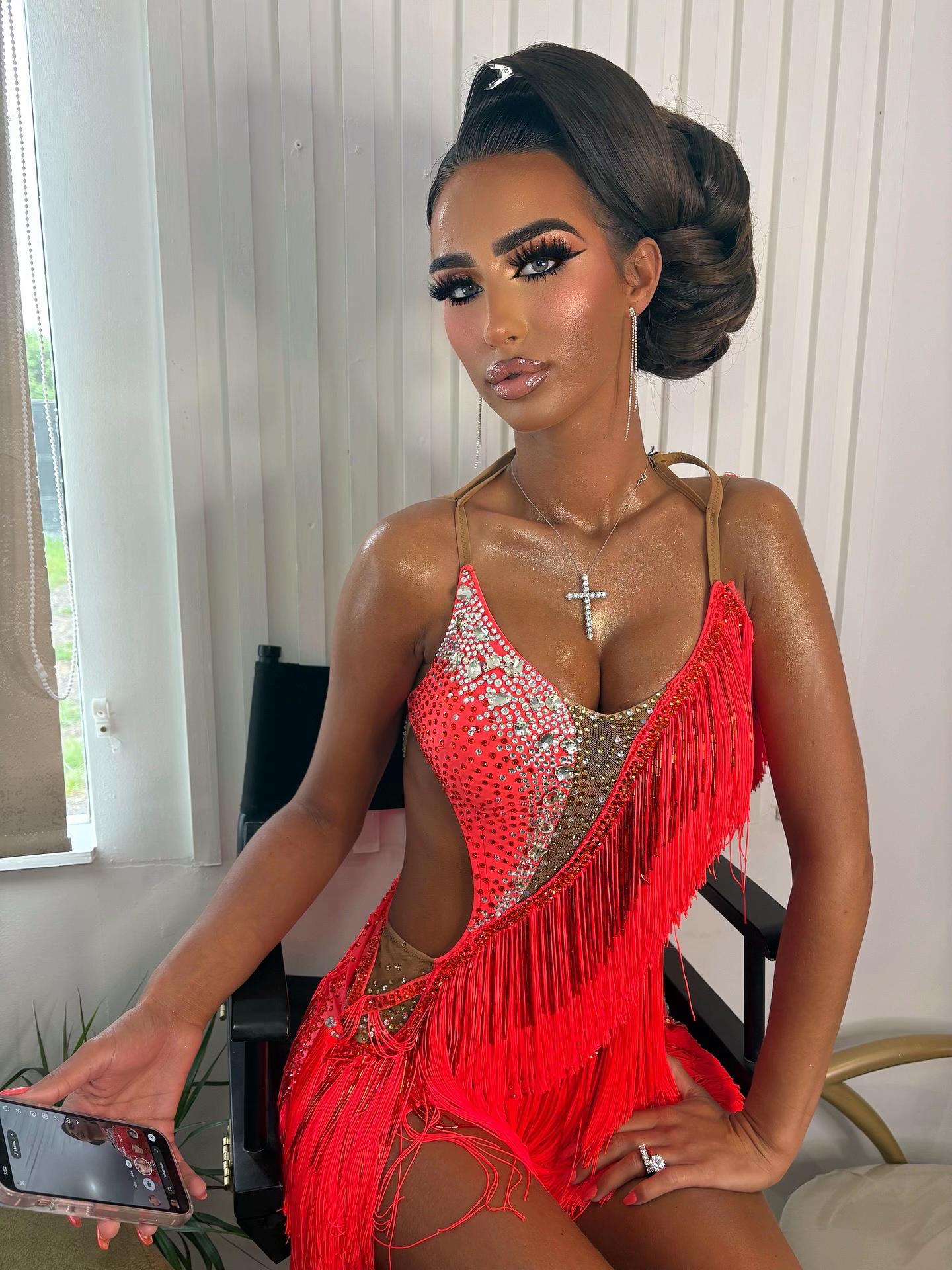 @MAKEUPBYSHOLAA
