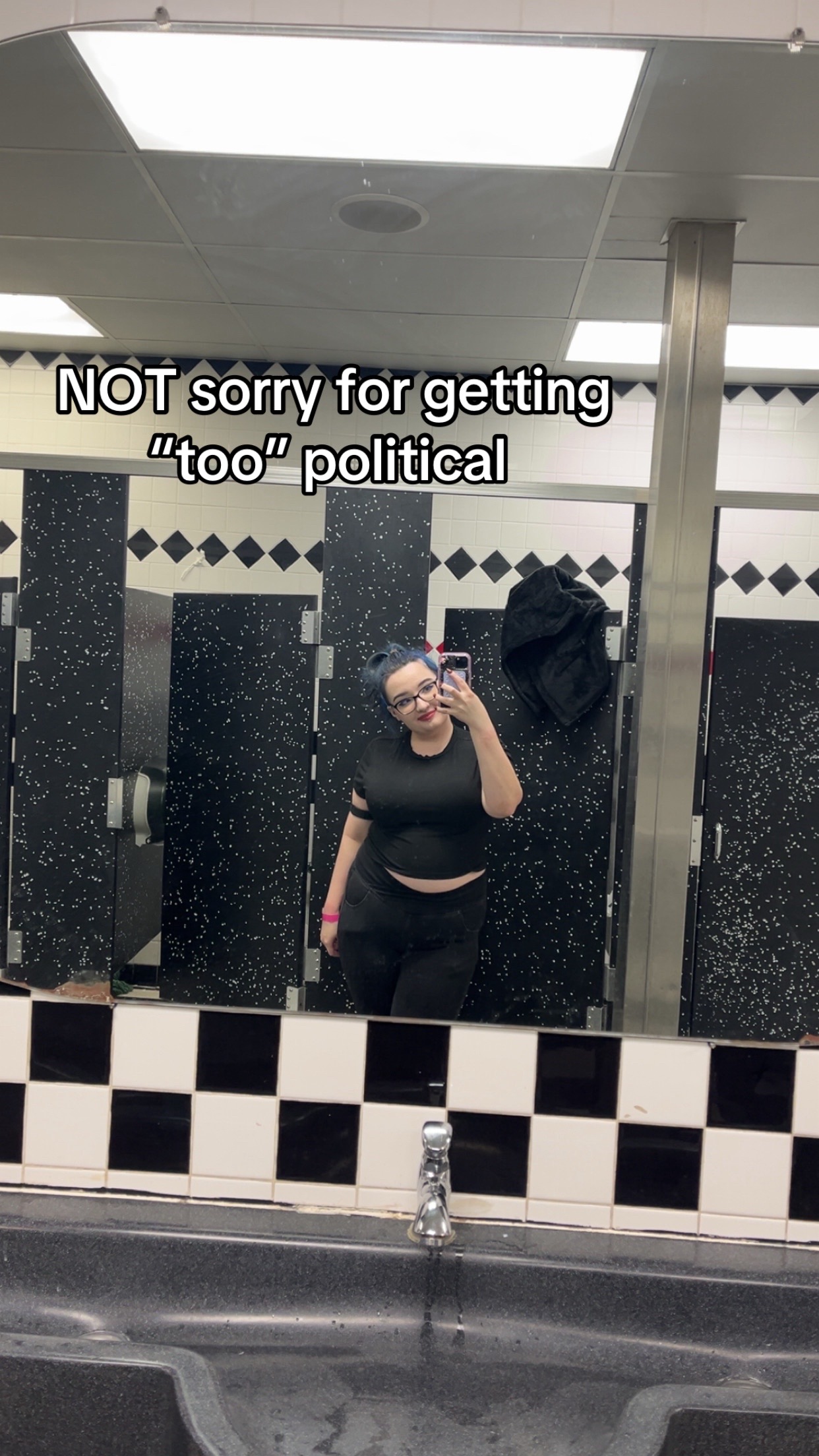 @Chronically Hailey🏳️&zwj;🌈✨