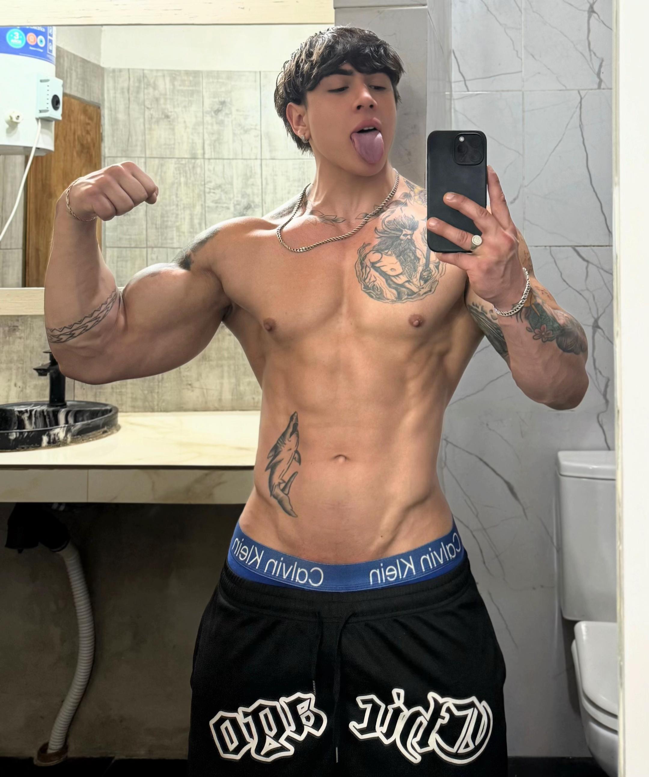 @Nicolás