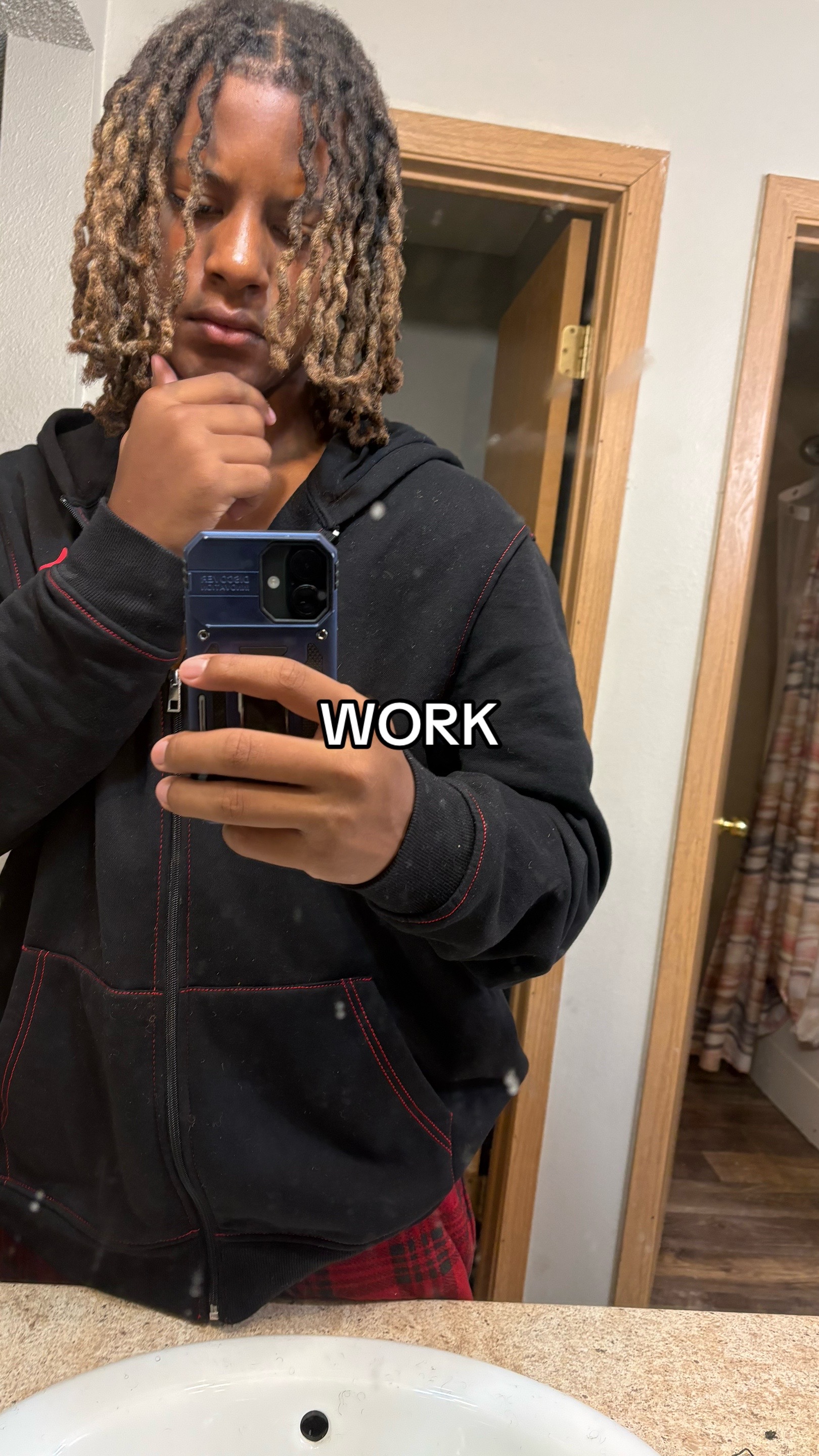 @⃟