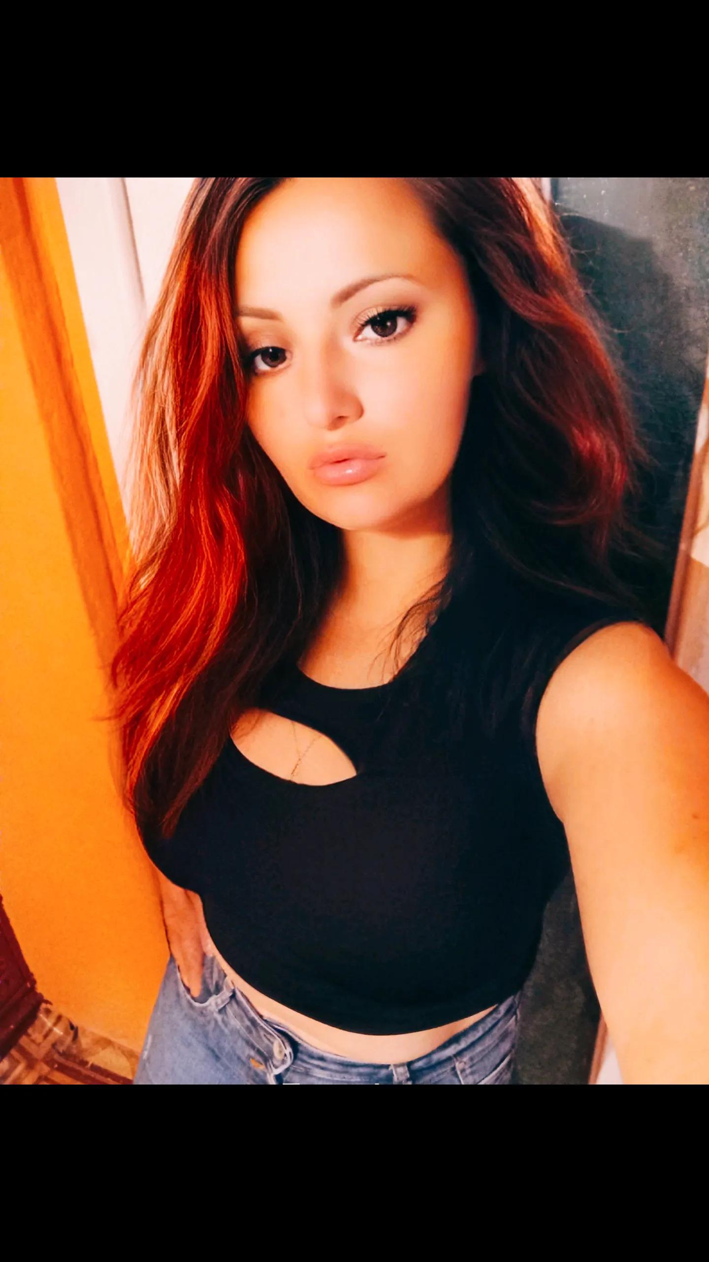@yonela Poenaru 🖤🖤🖤