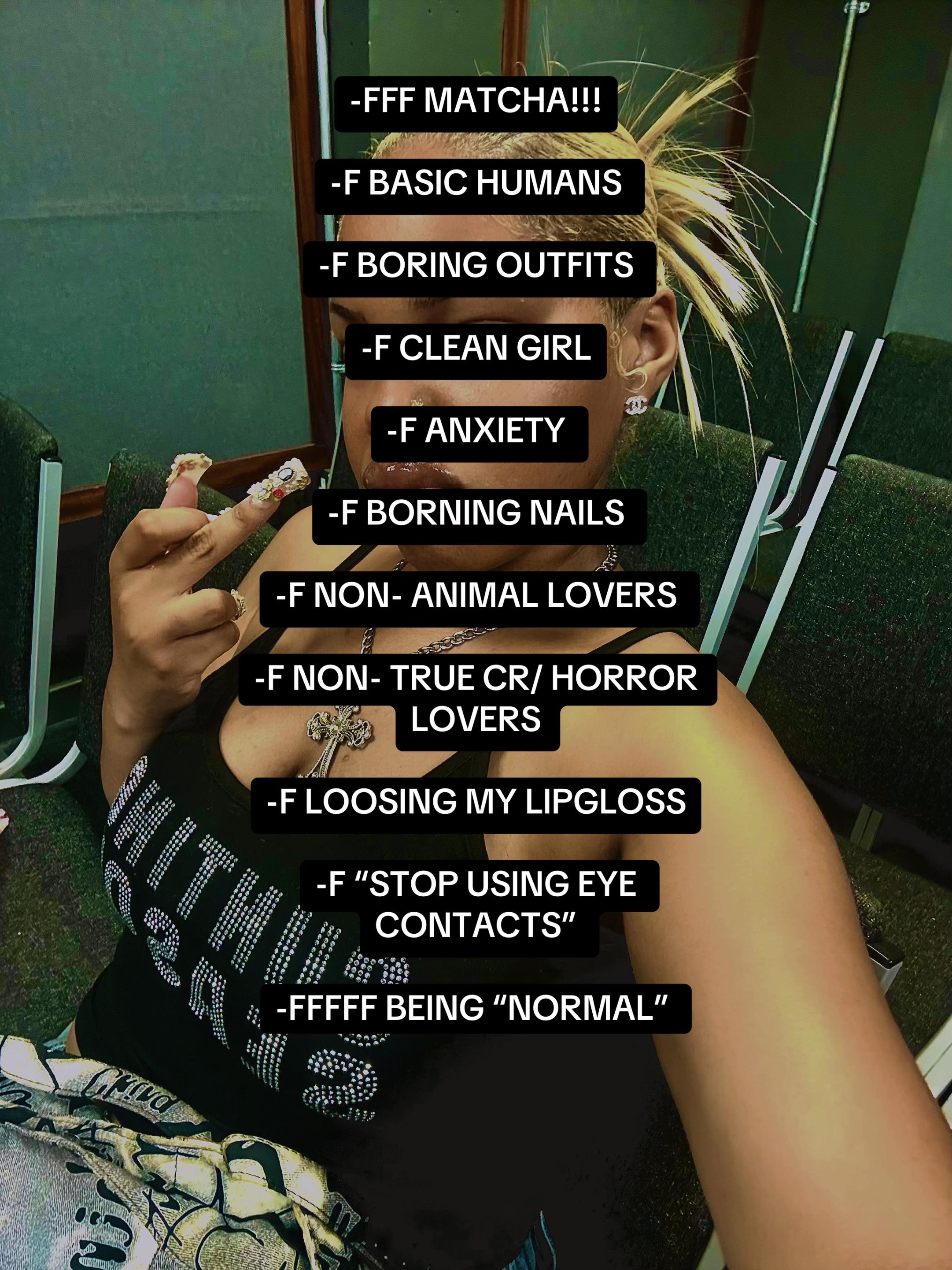 @𝐀𝐚𝐥𝐢𝐞𝐧𝐁𝐫𝐚𝐚𝐭👽🫟