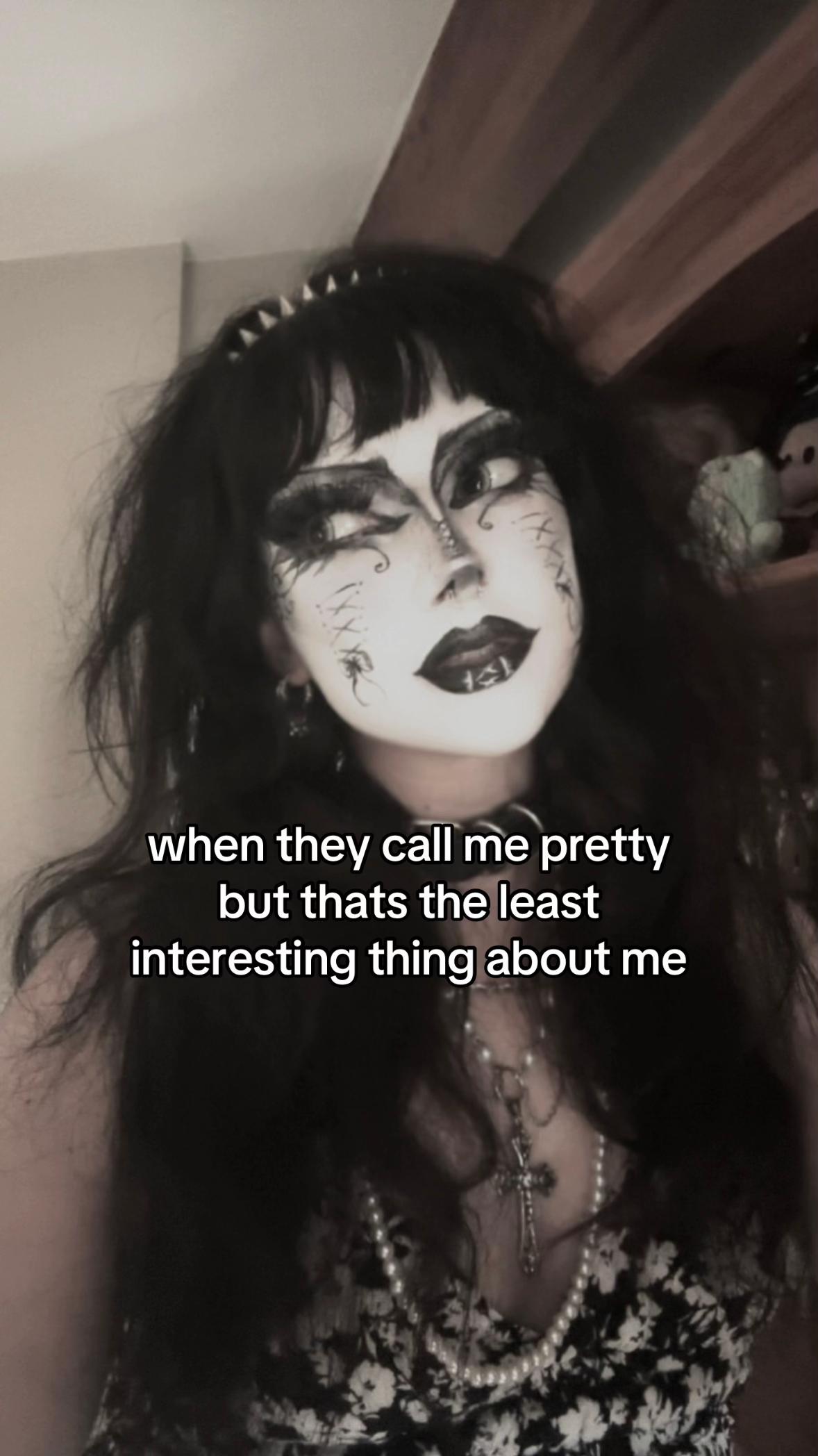@𝕯𝖔𝖑𝖑𝖞 𝖙𝖍𝖊 𝕲𝖍𝖔𝖚𝖑𓋹