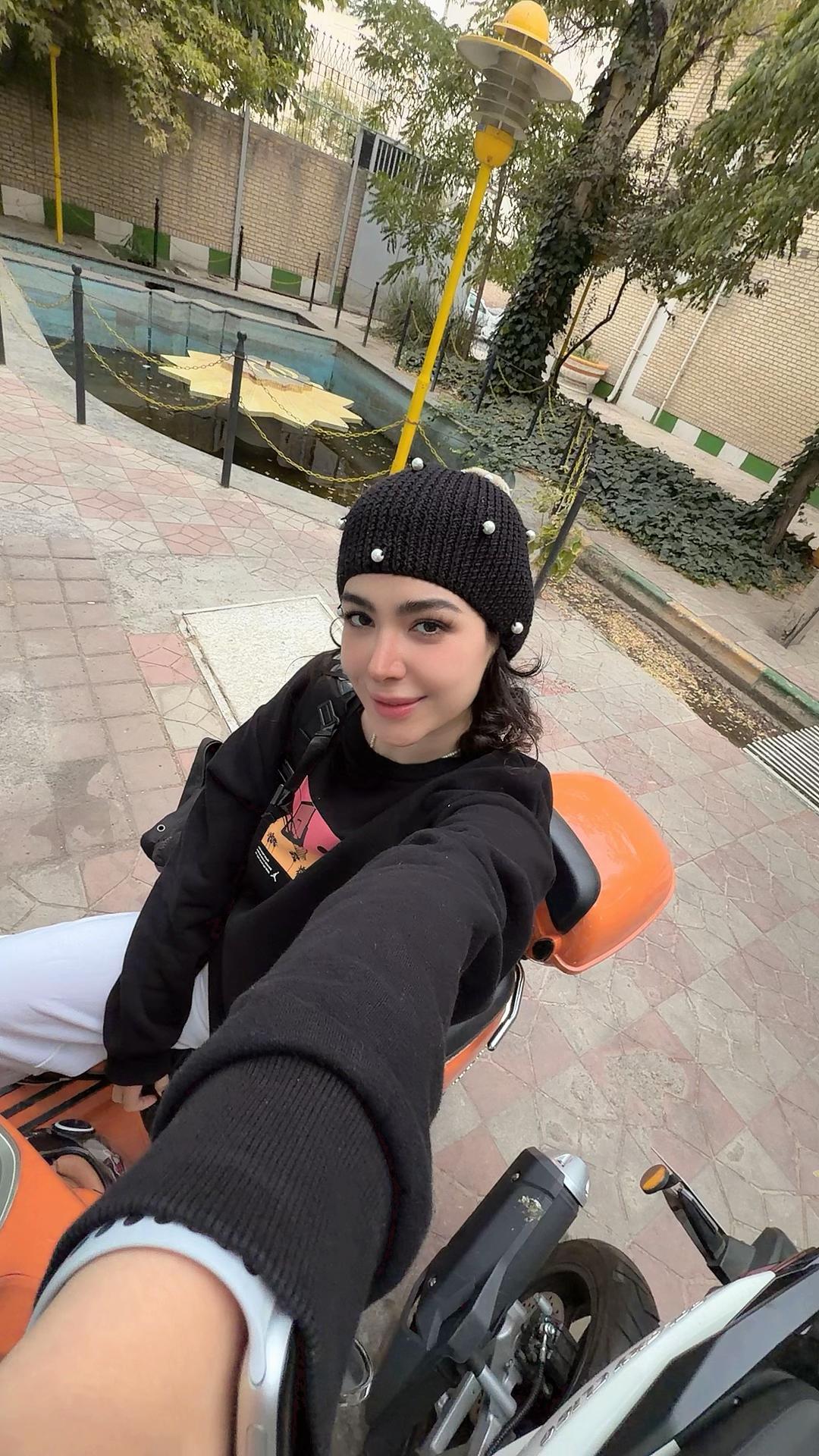 @melikaw80