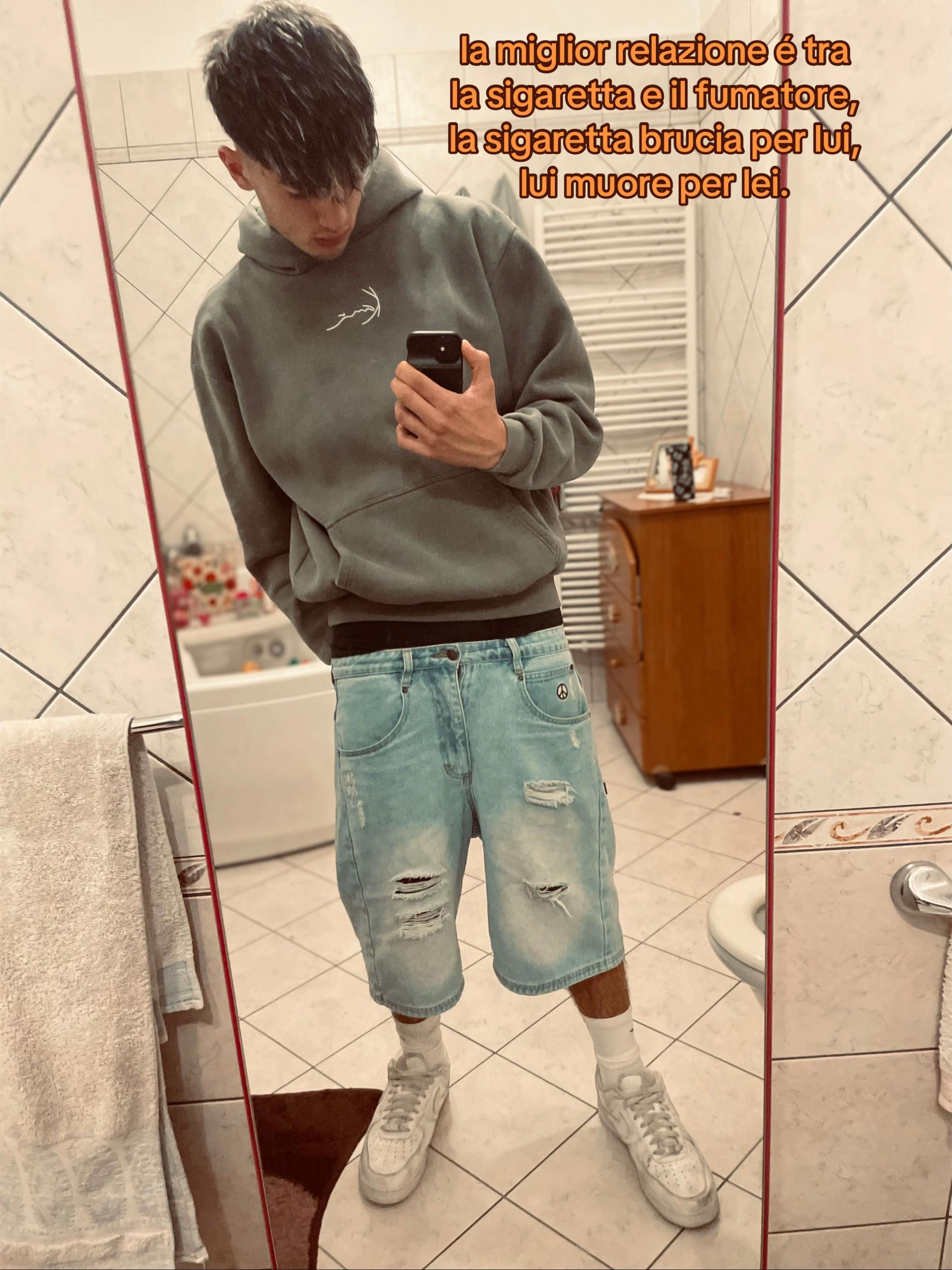 @🦅