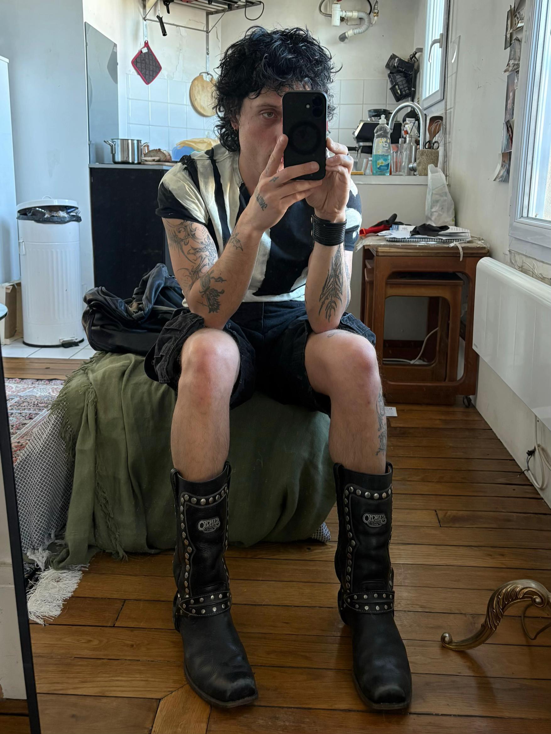 @L&eacute;o