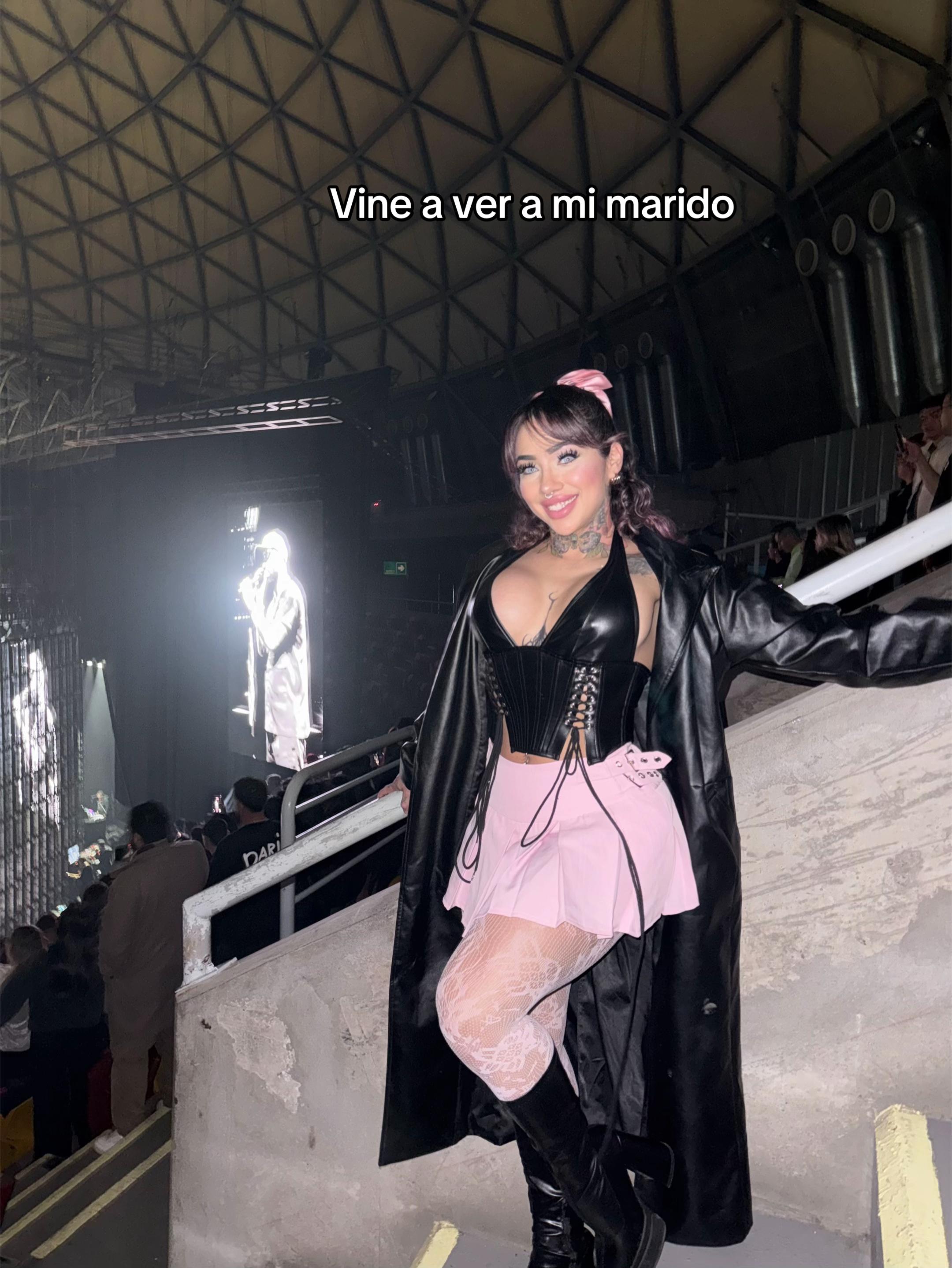@Amandarossepinkfox