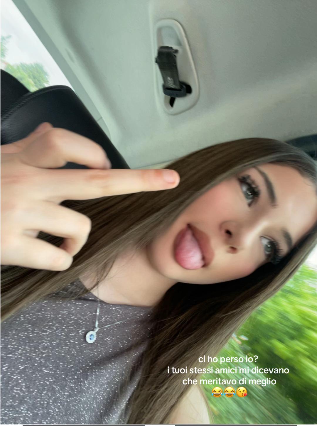 @👸
