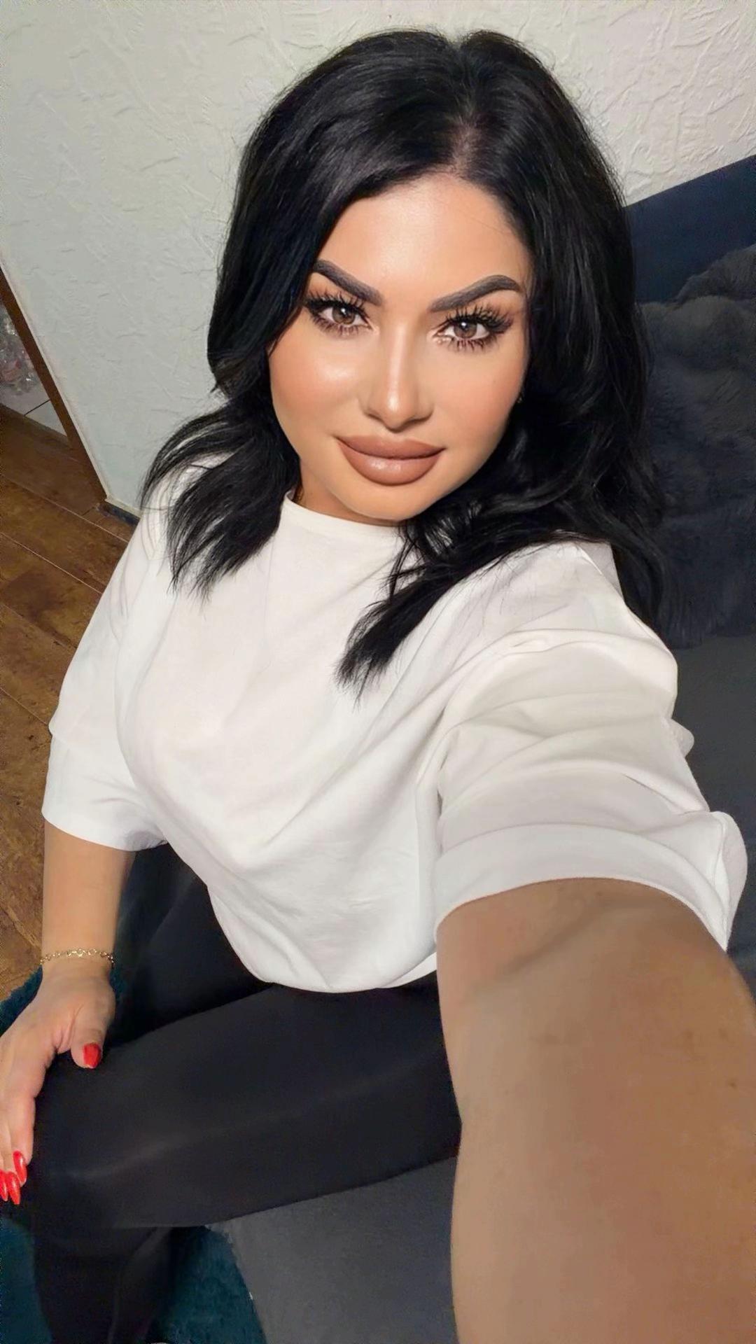 @Manuela Elena