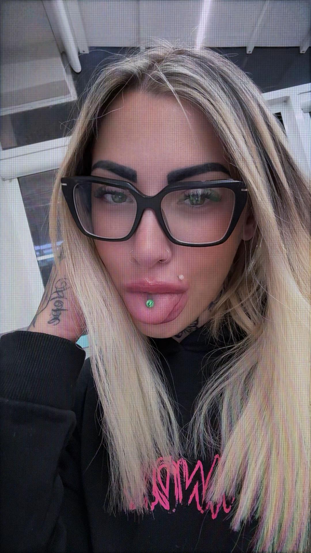 @ERIKA🖤
