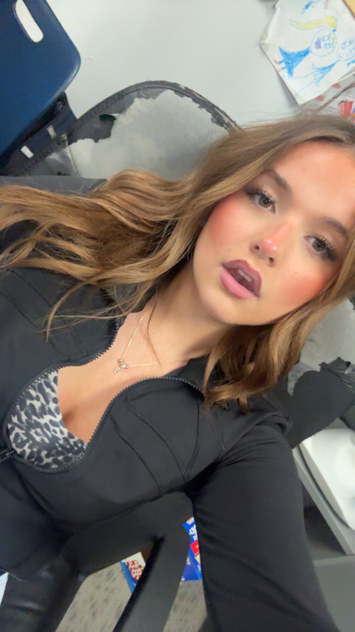 @Bella