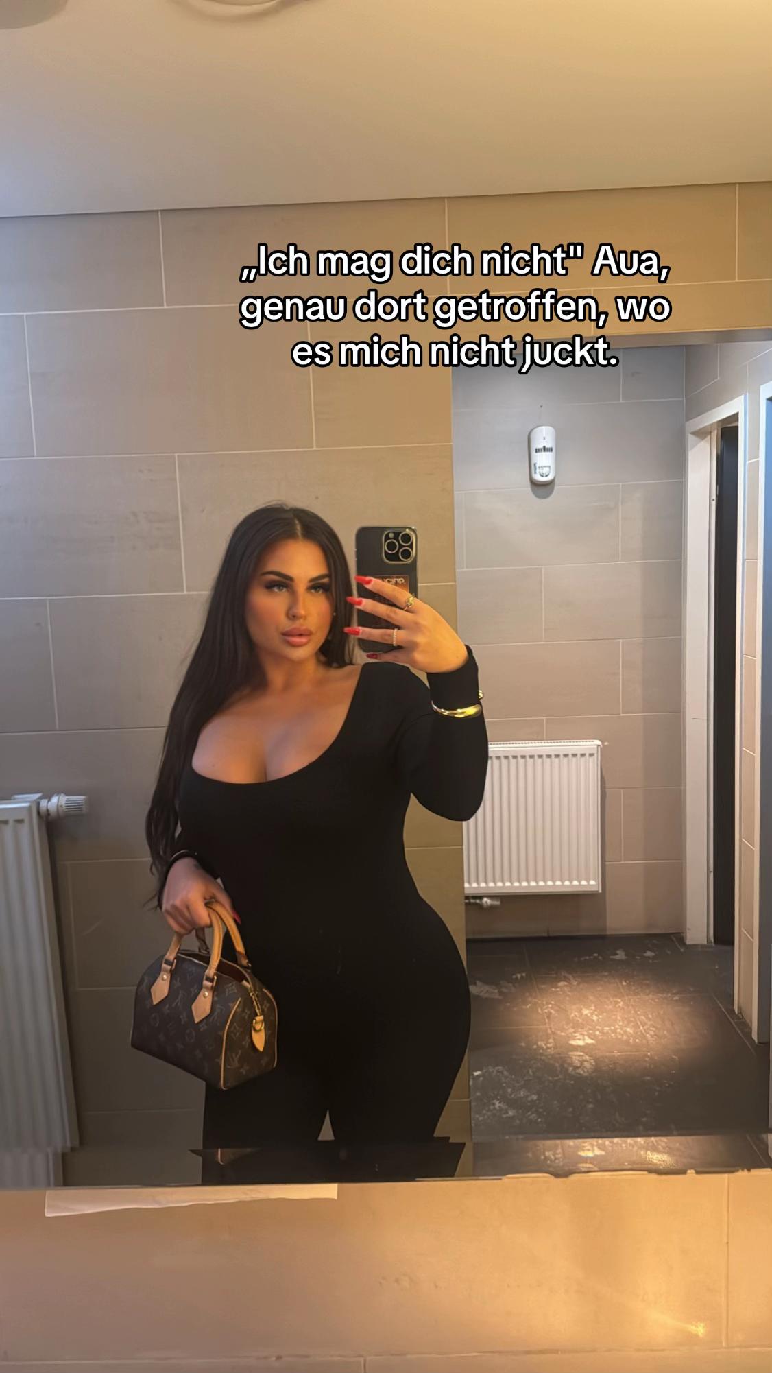 @𝐎 𝐥 𝐢 𝐯 𝐢 𝐚