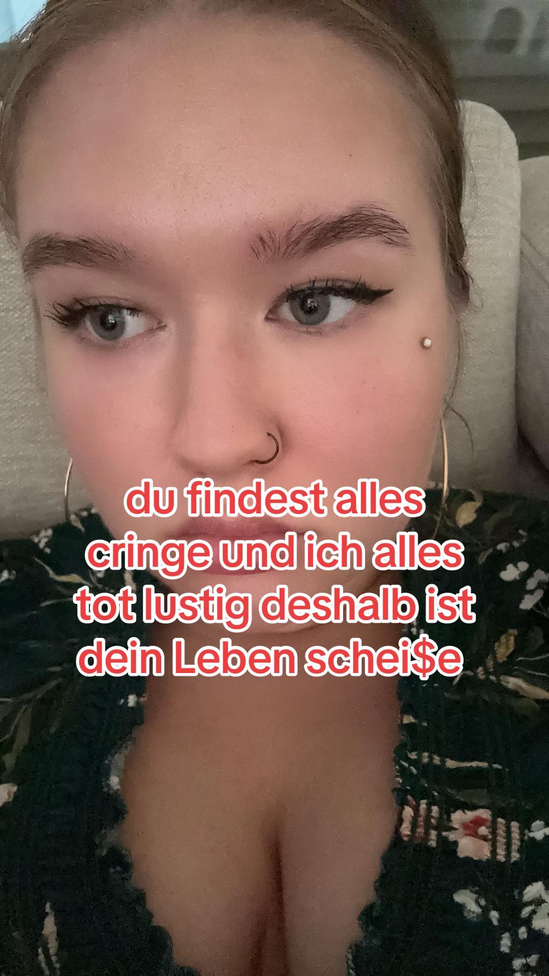 @momoneyhoe