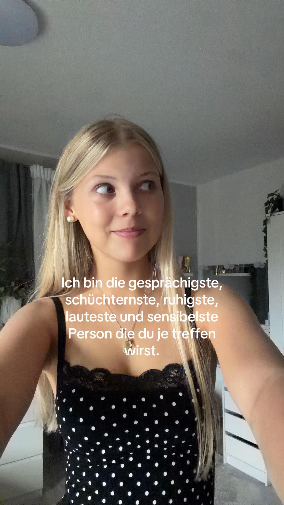 @𝘭𝘪𝘭𝘭𝘺