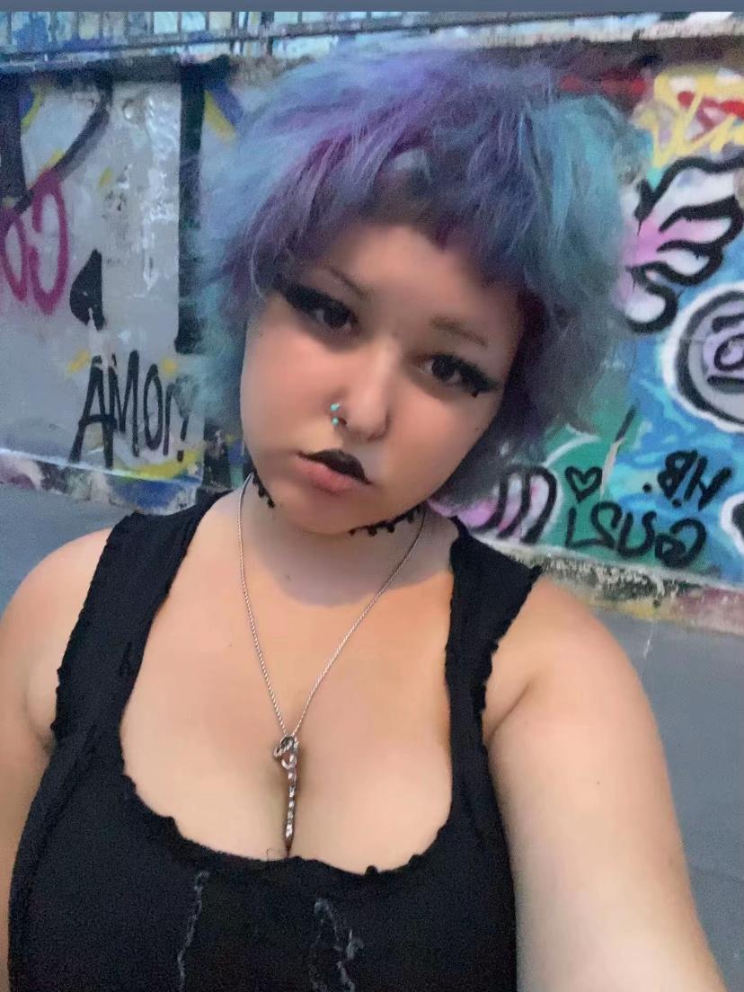 @♱ sally ♱ 🕷️
