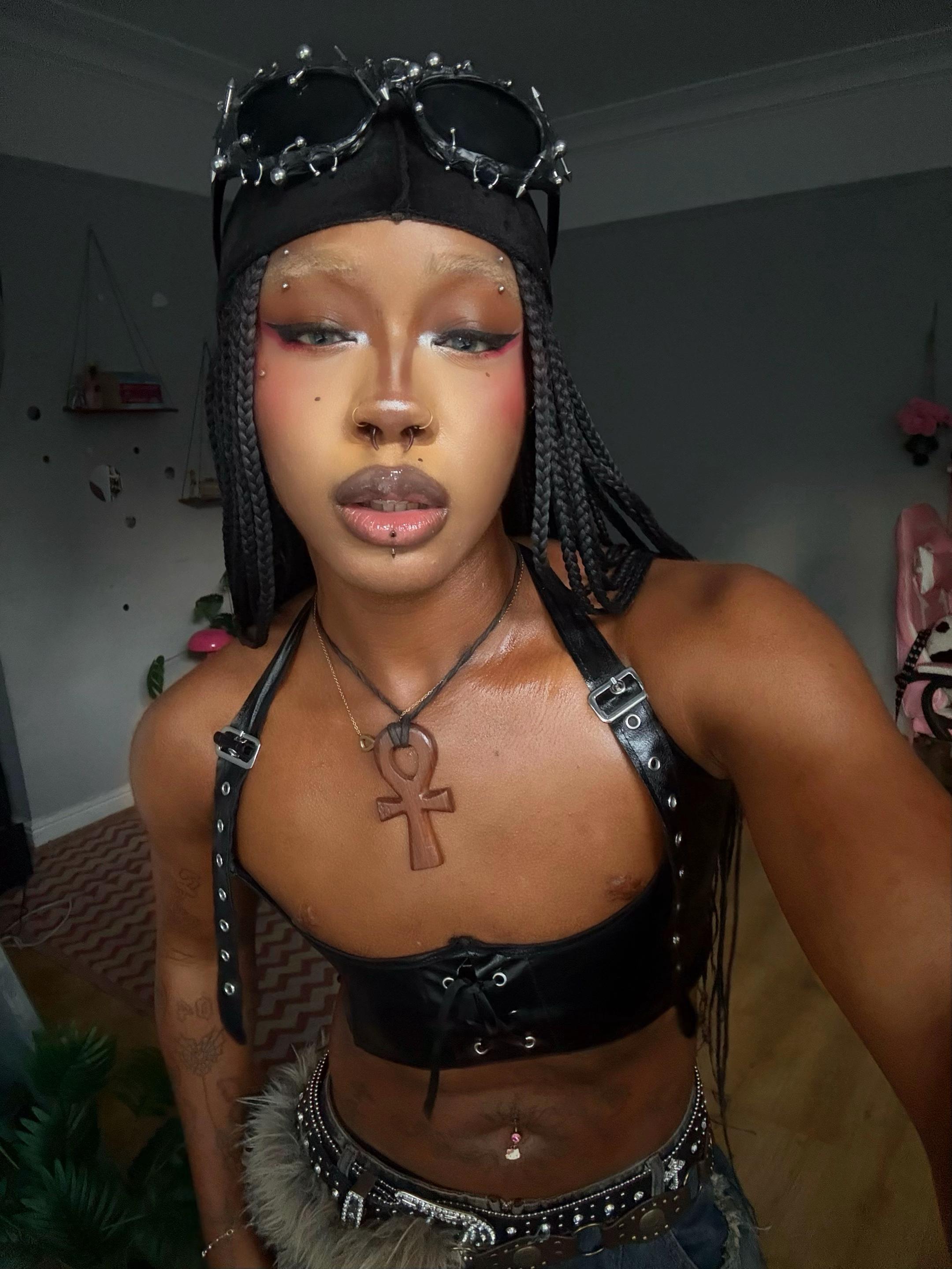 @axoneymay