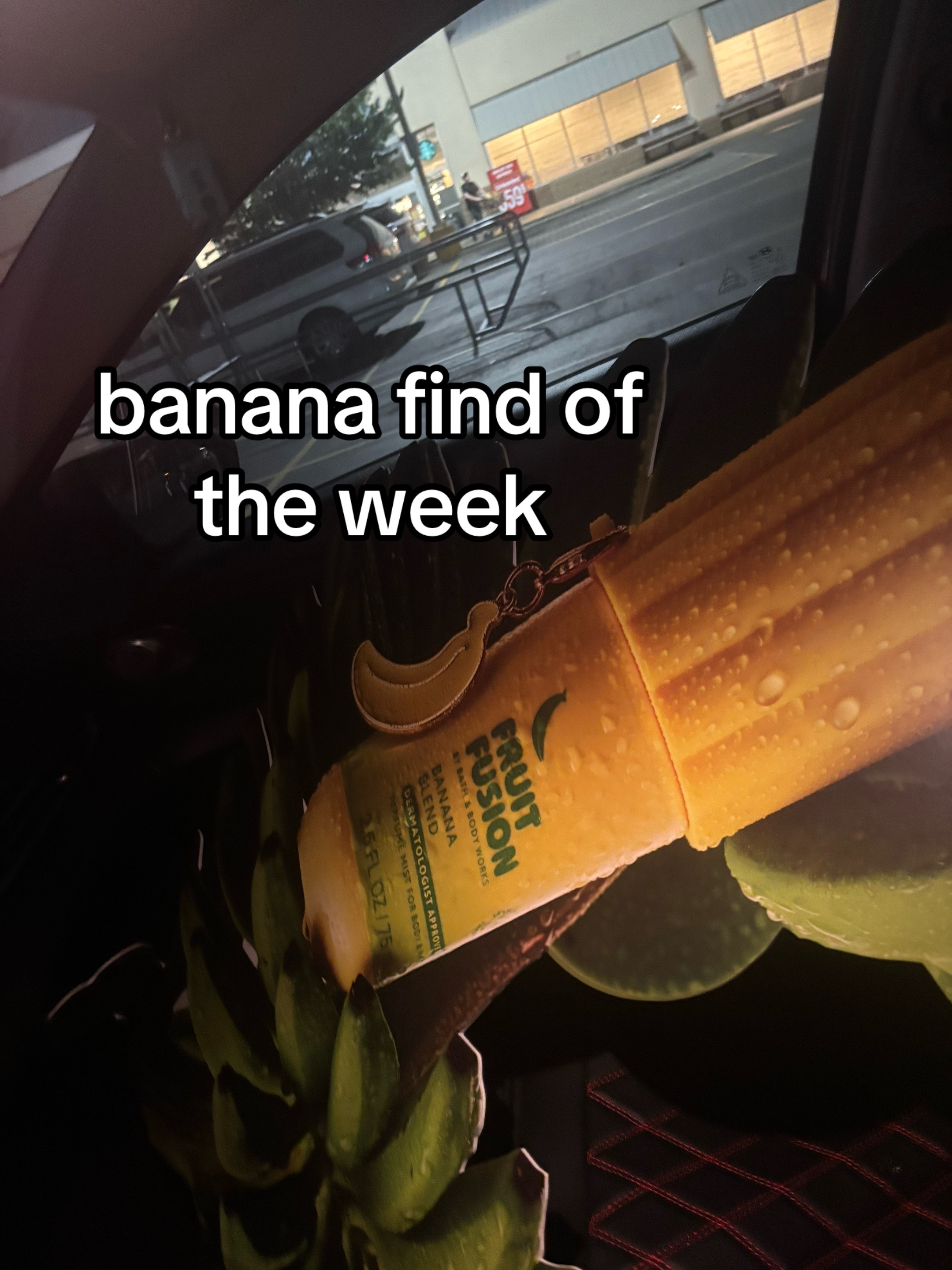 @the banana girl 🍌