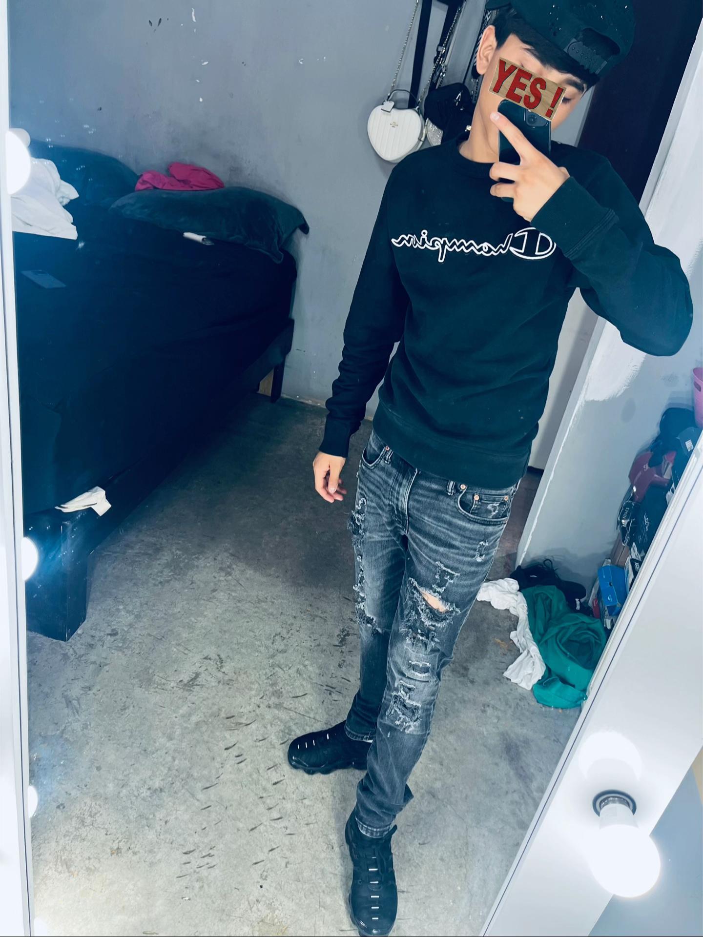 @Ángel_12