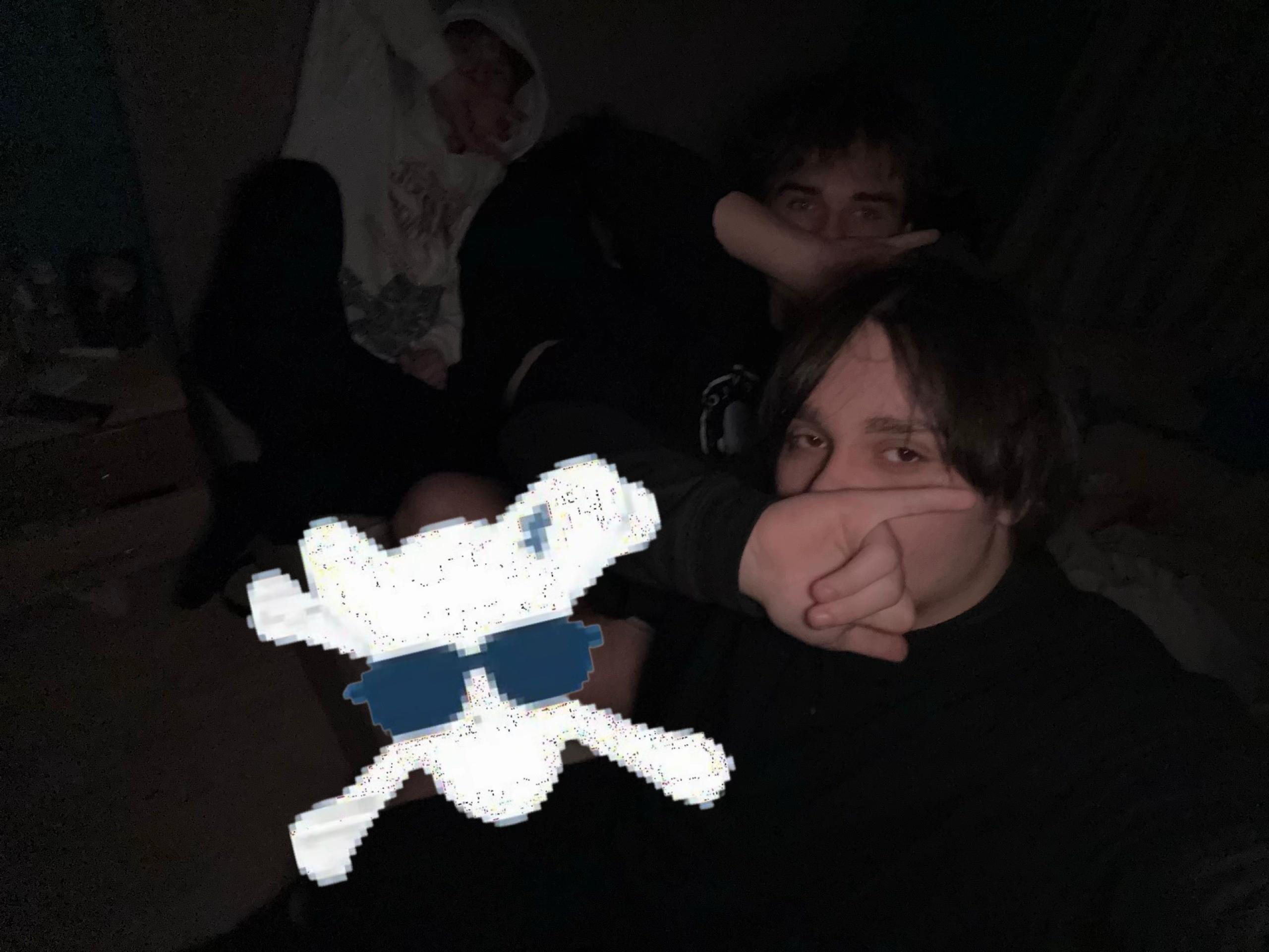 @0_>
