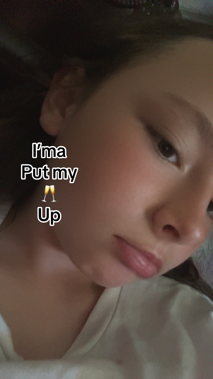 @🎸🍓🎀 EILZA sea gf🎀🌸🥎
