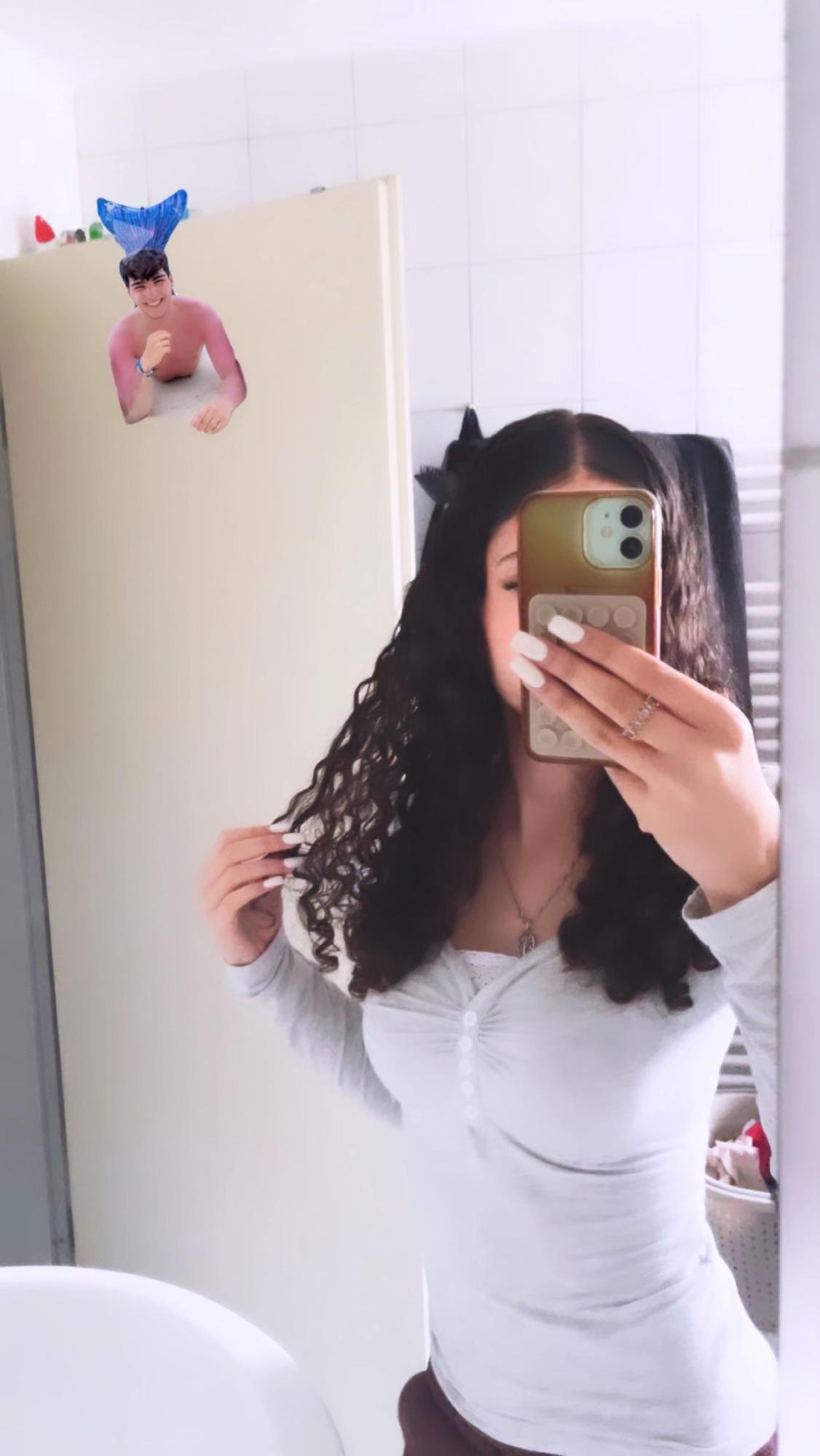 @𝐋𝐚𝐫𝐚