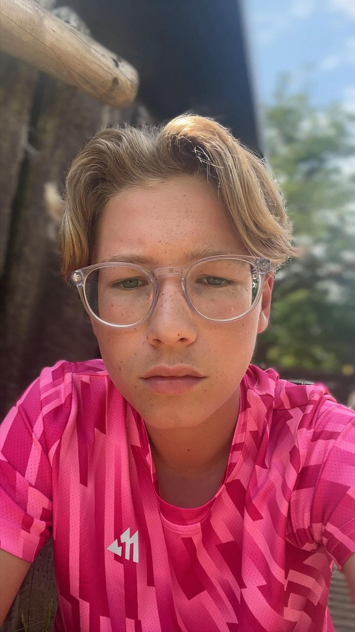 @👤