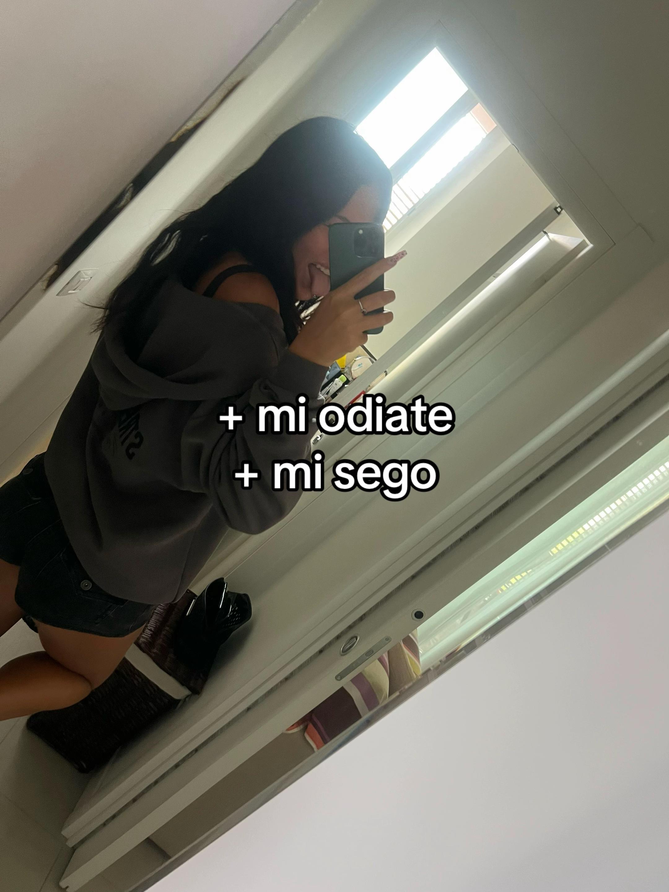 @🐊💋